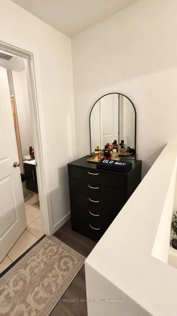 370 Alberta Street ##1