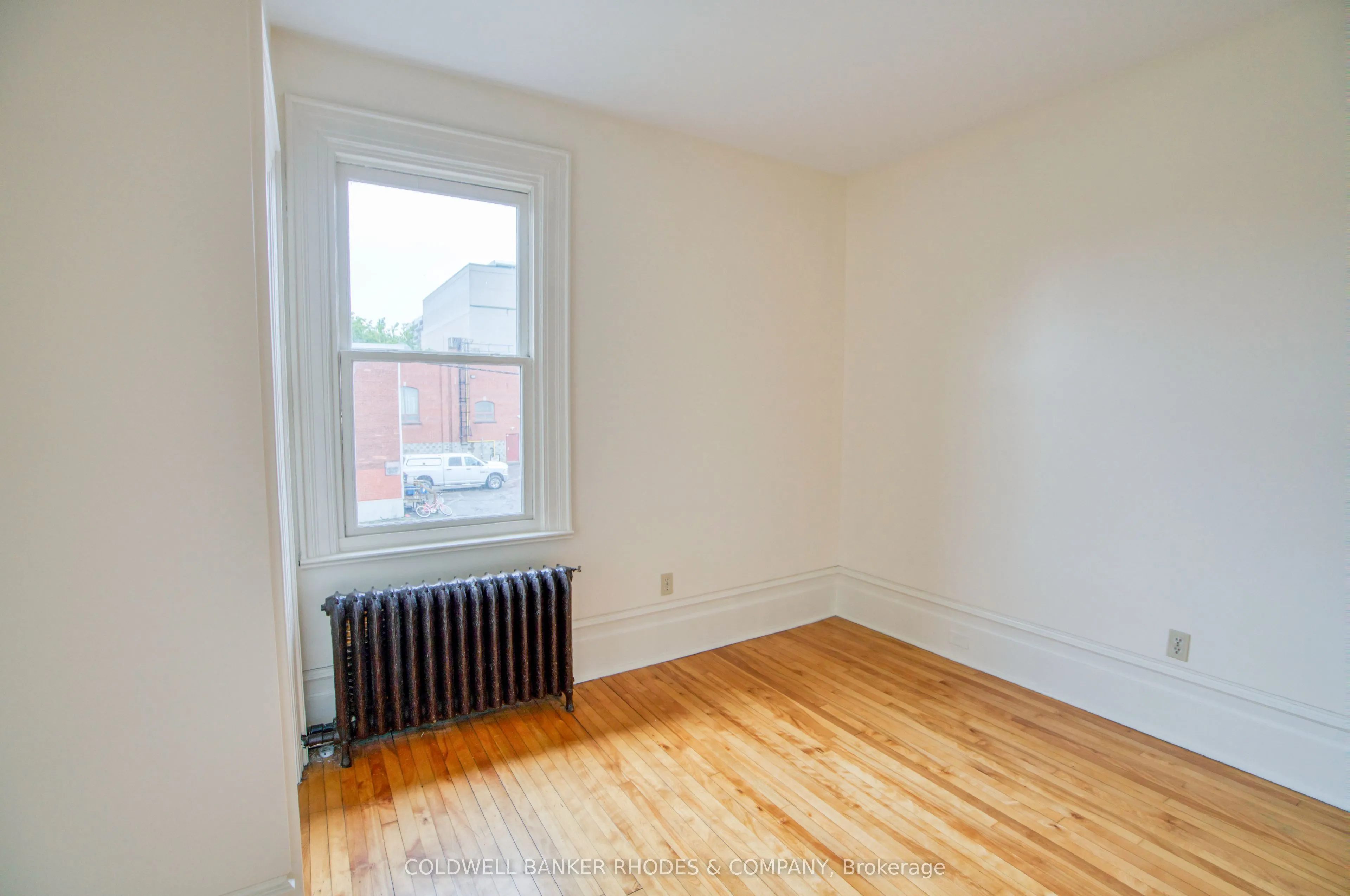 363 Waverley Street