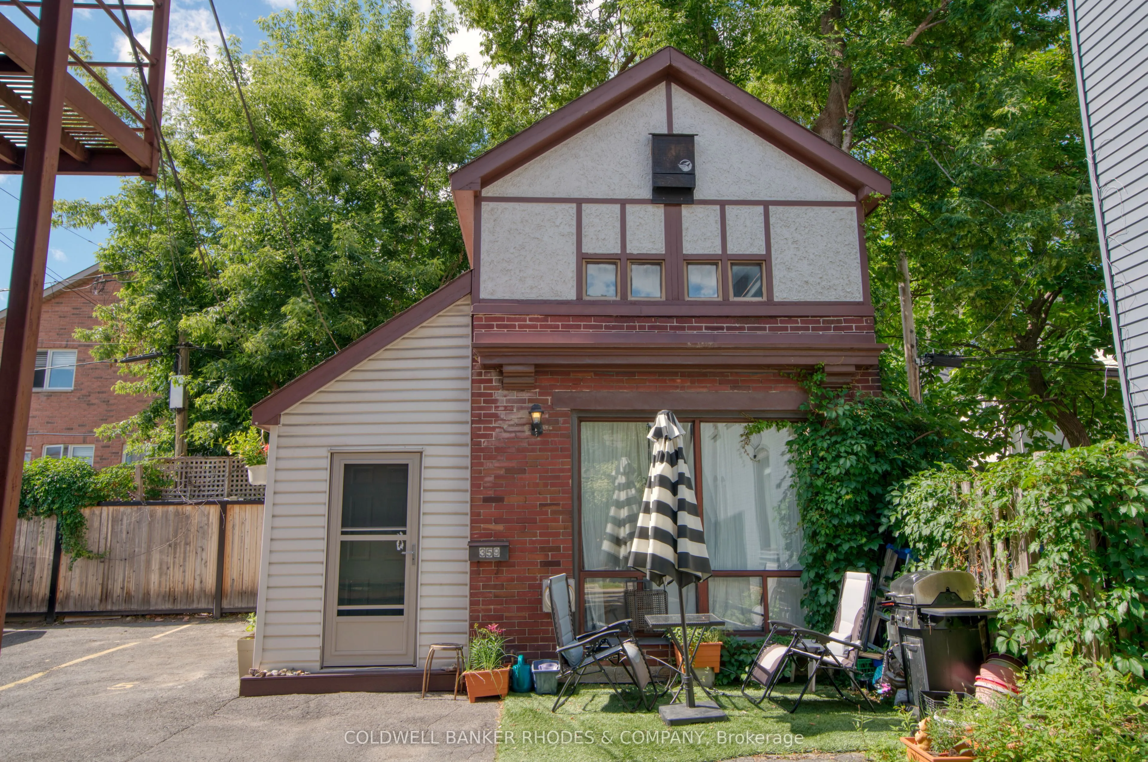 363 Waverley Street