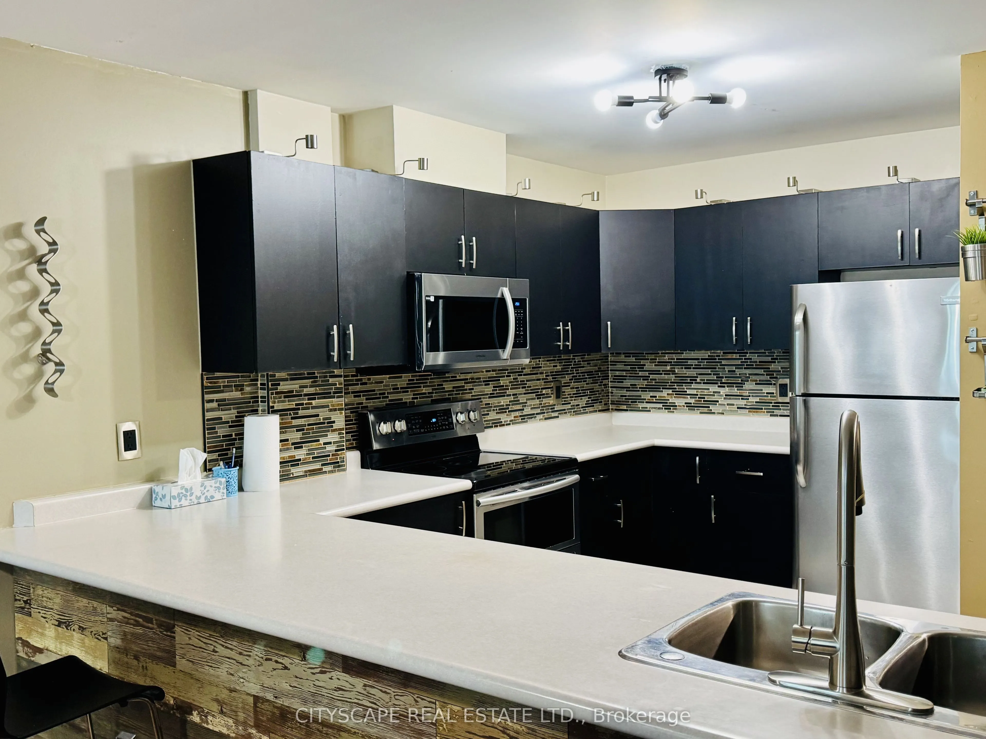 540 Ouellette Avenue #5F