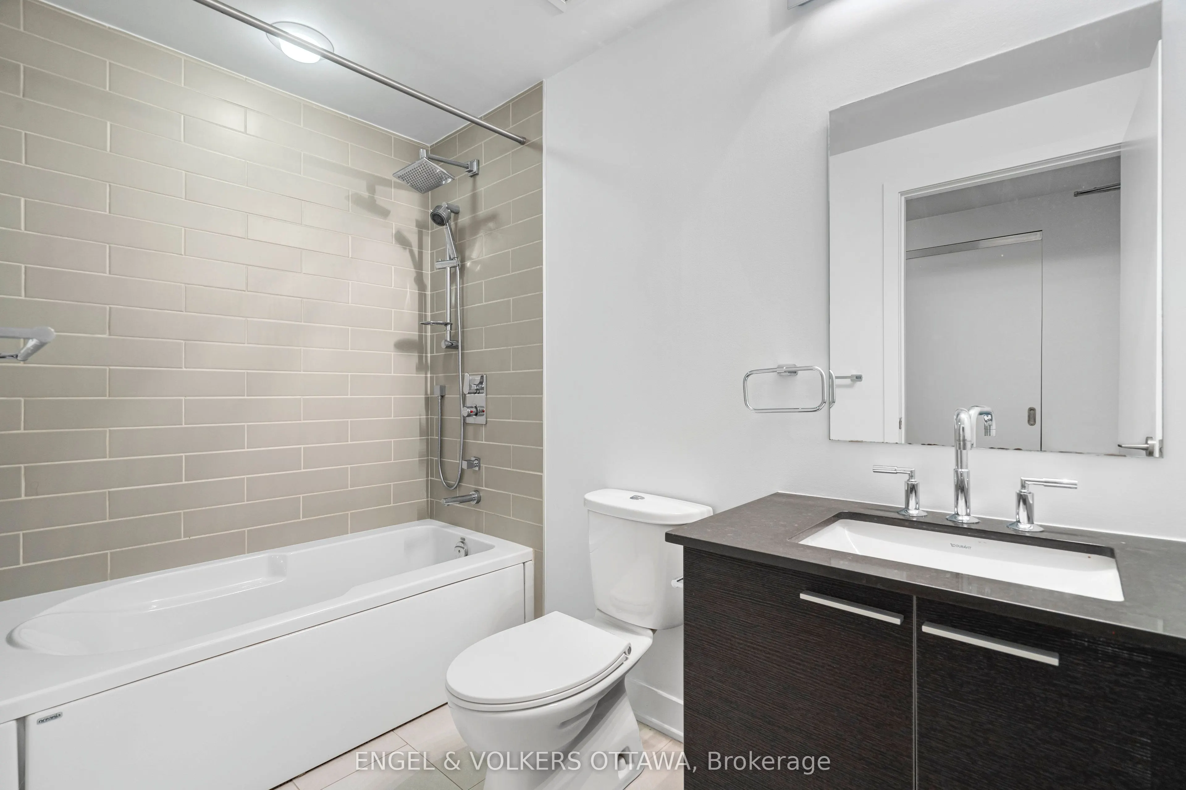 354 Gladstone Avenue #205