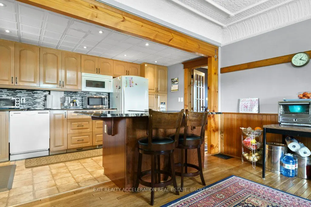 595 Craigen Road