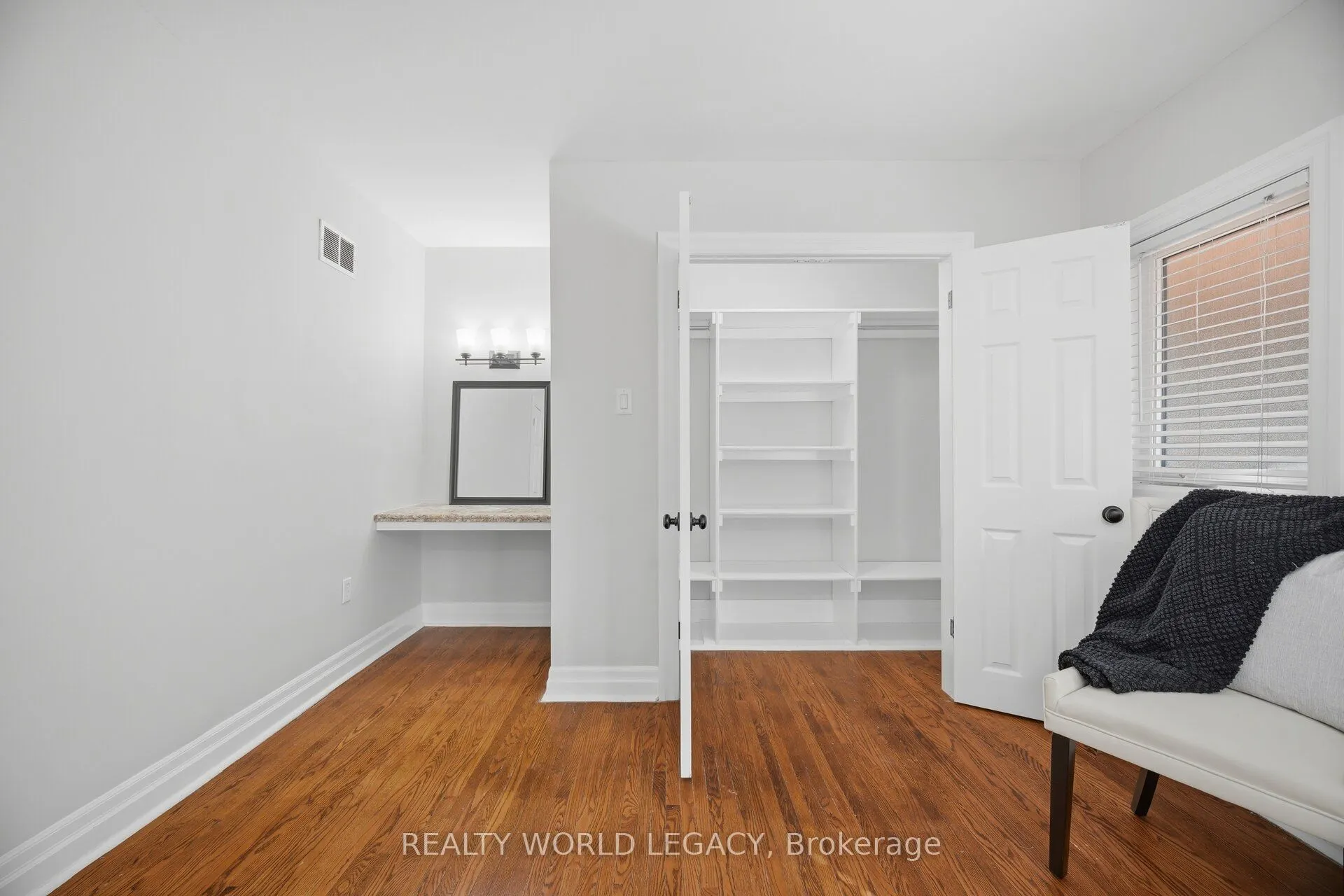18 Delsey Street