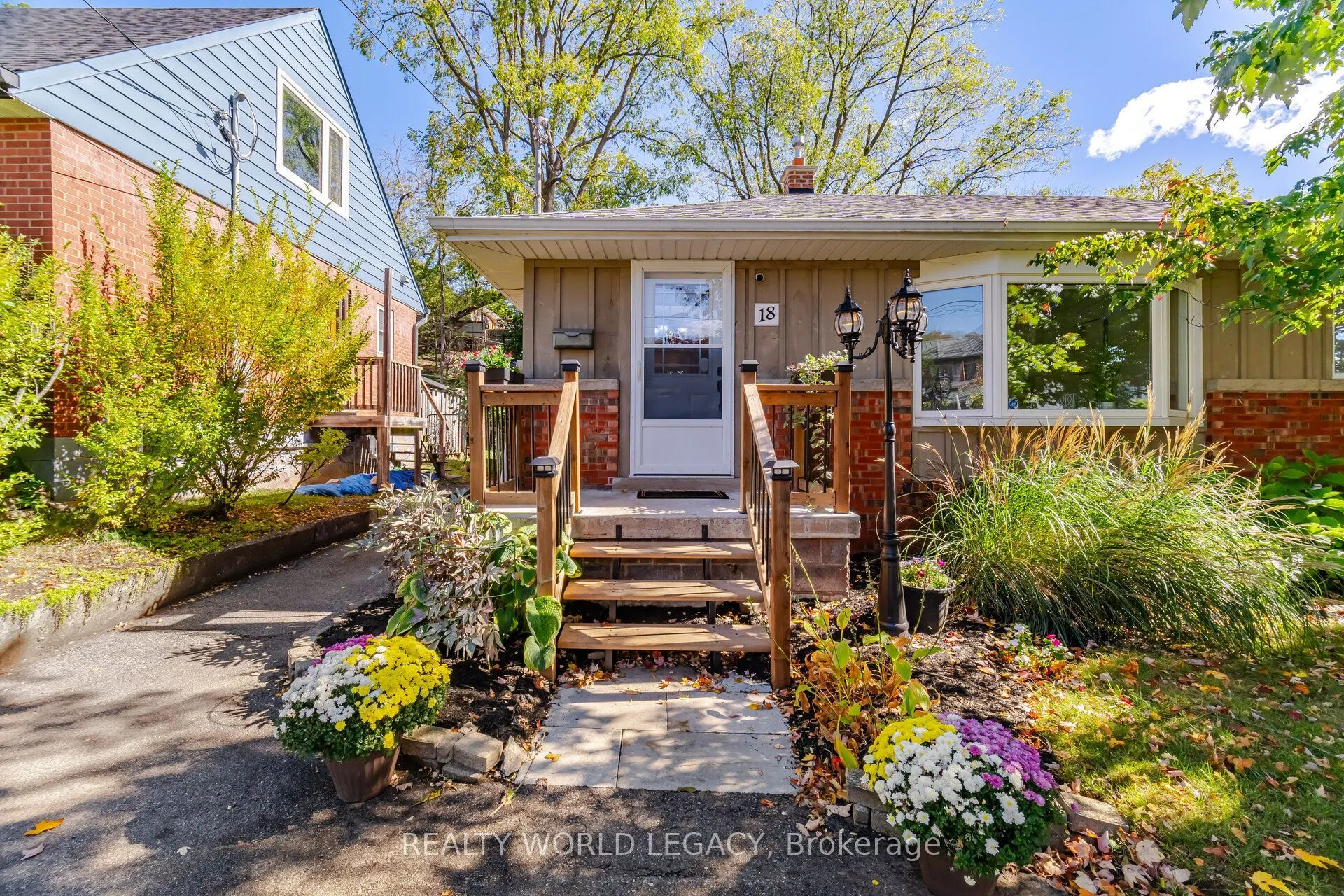 18 Delsey Street