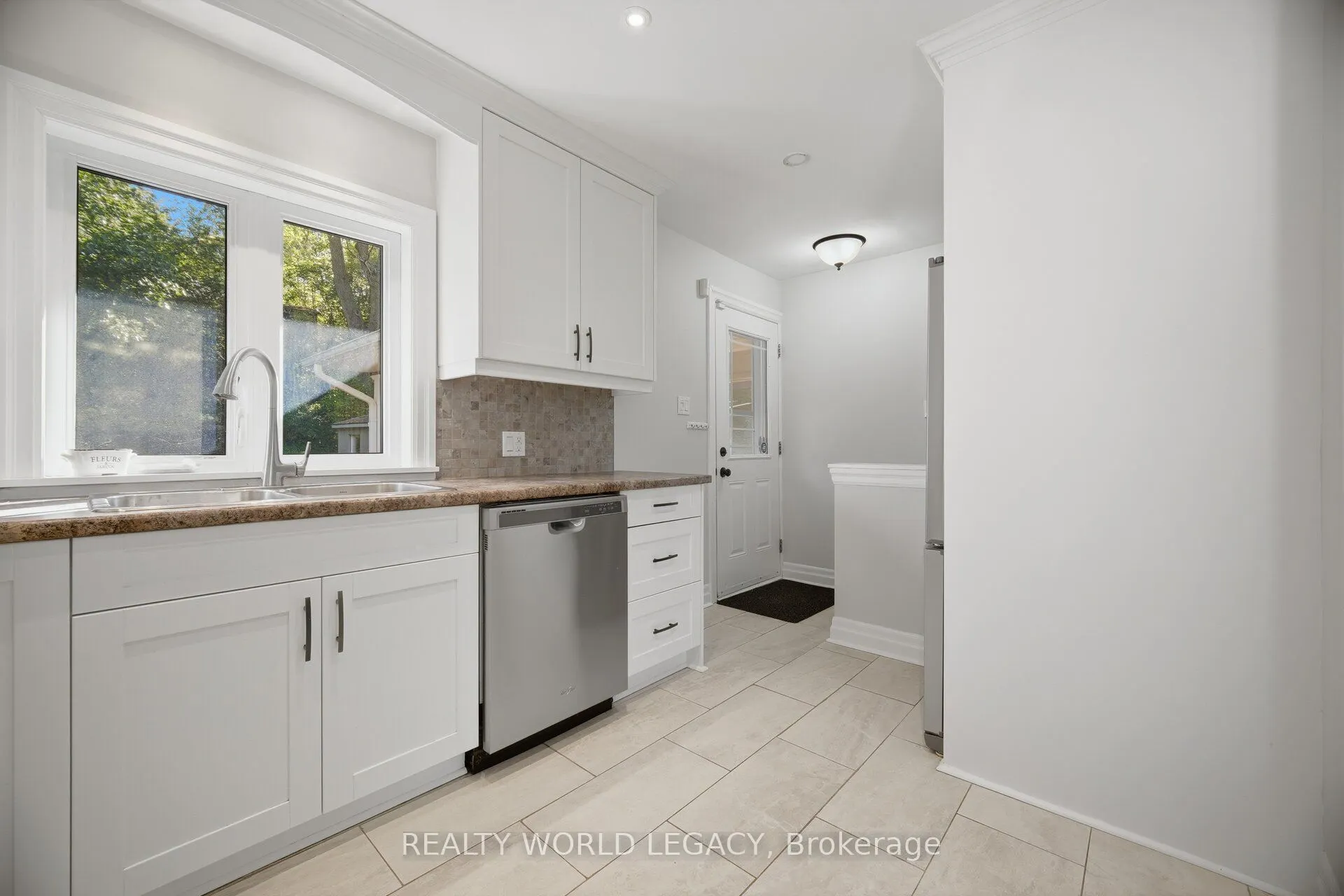 18 Delsey Street