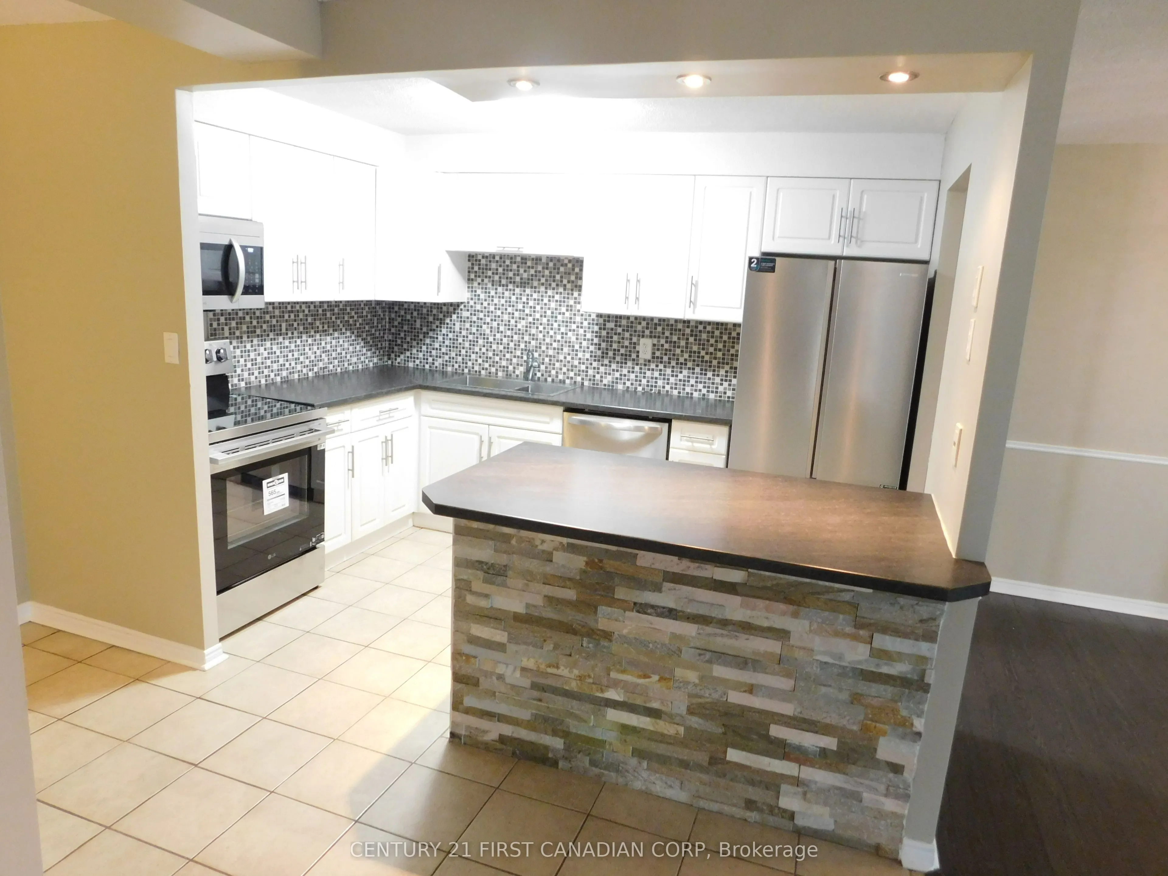 323 COLBORNE Street #2004