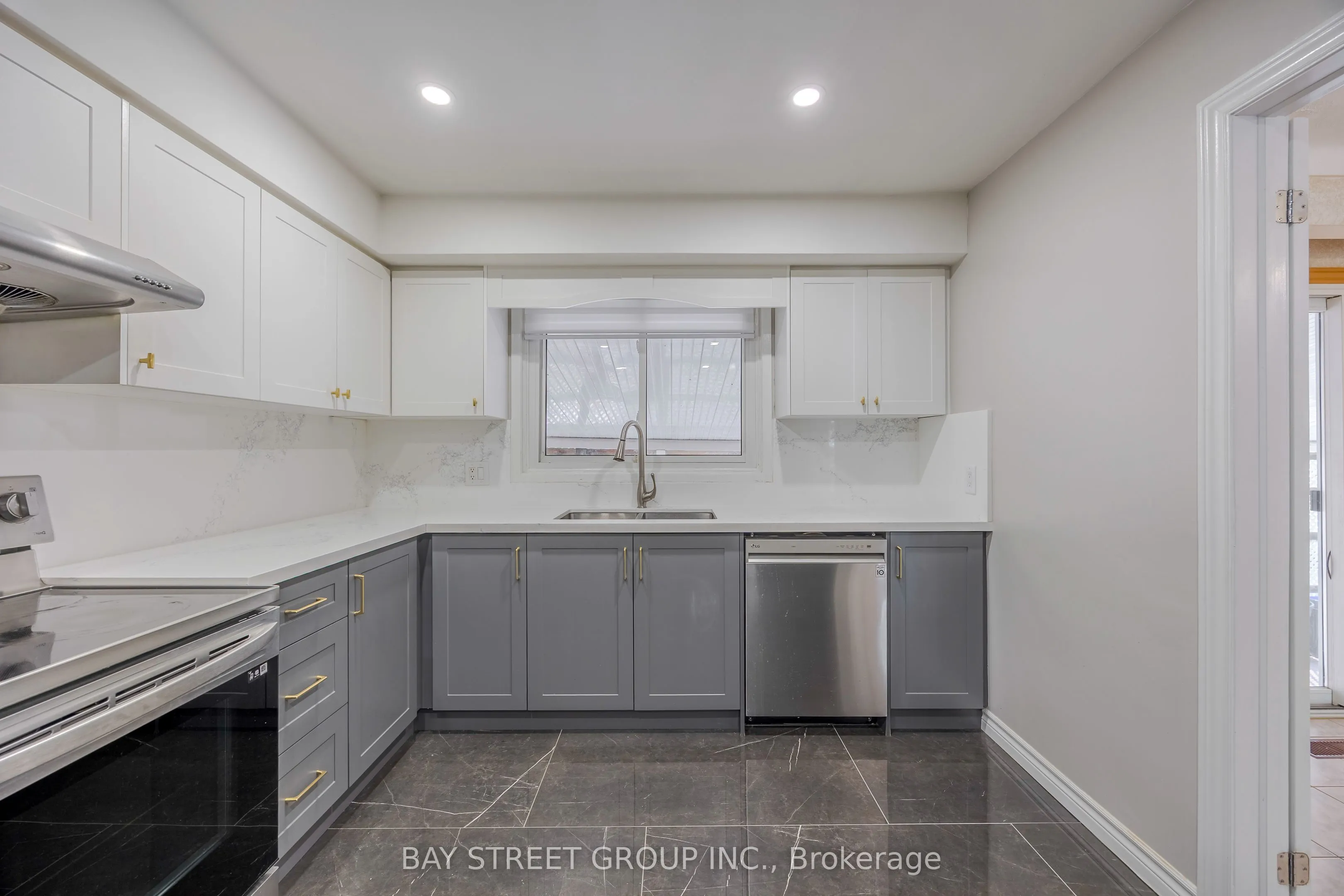 29 West Street N #Upper