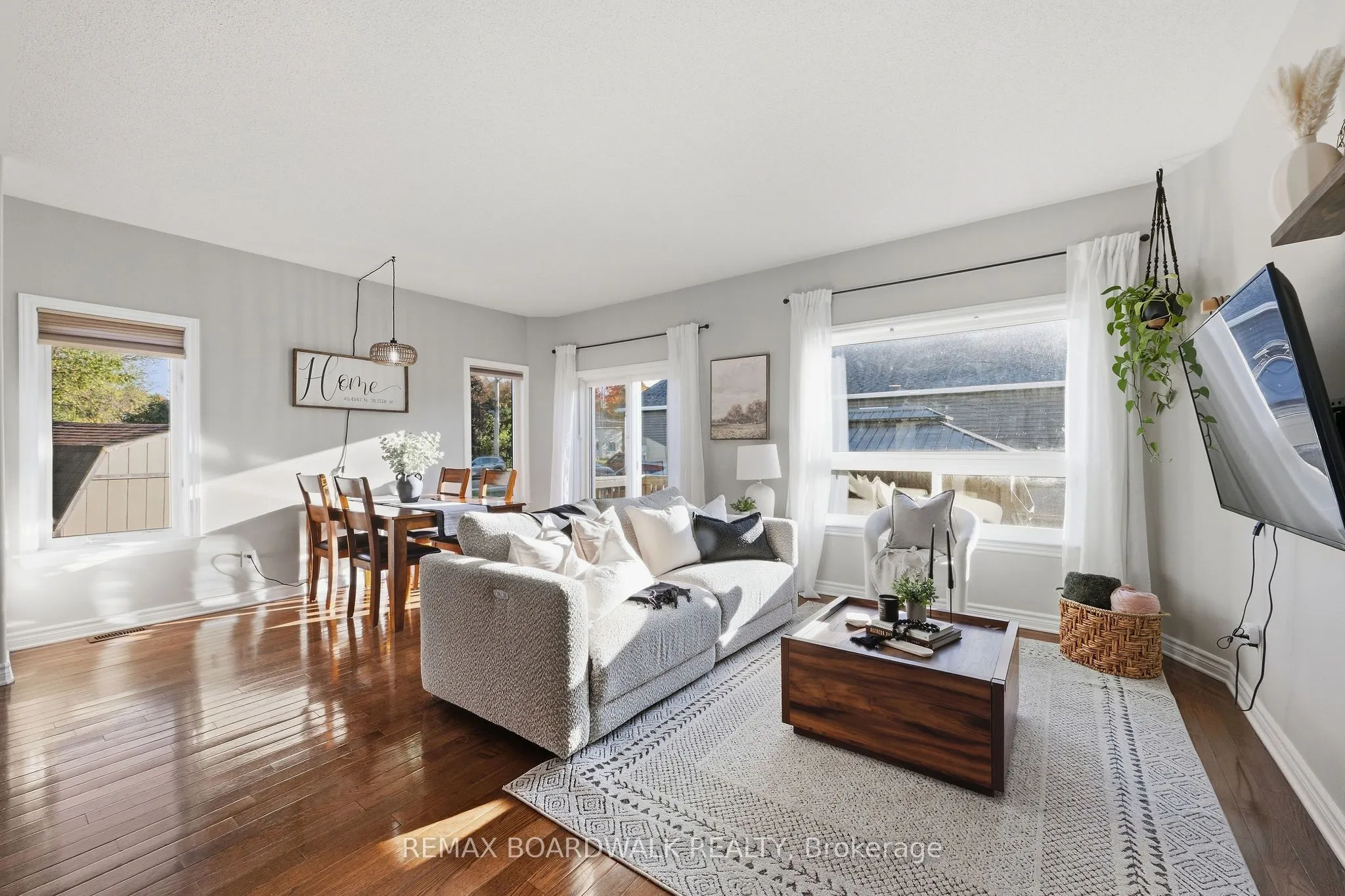 298 William Street W