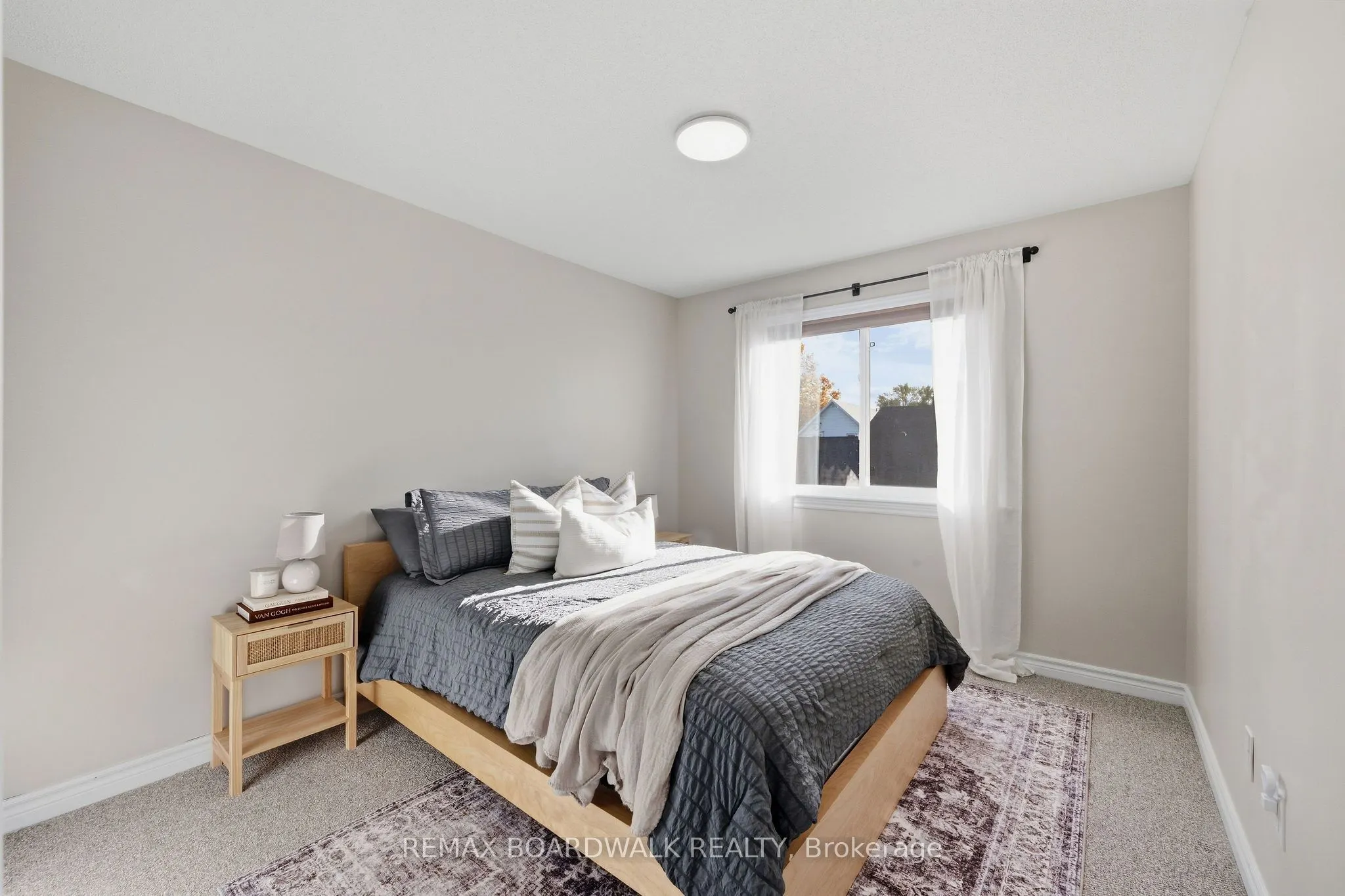 298 William Street W