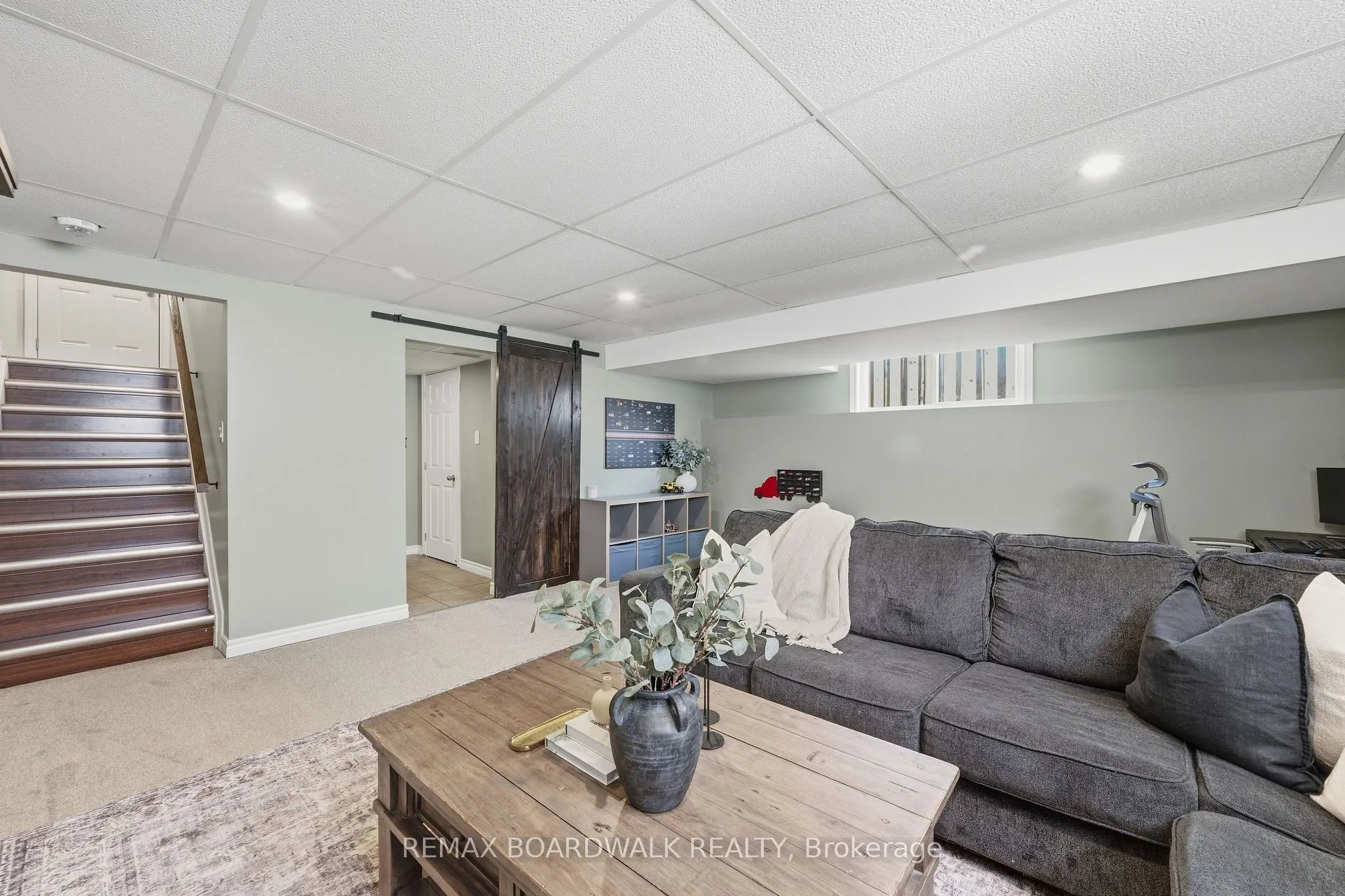 298 William Street W