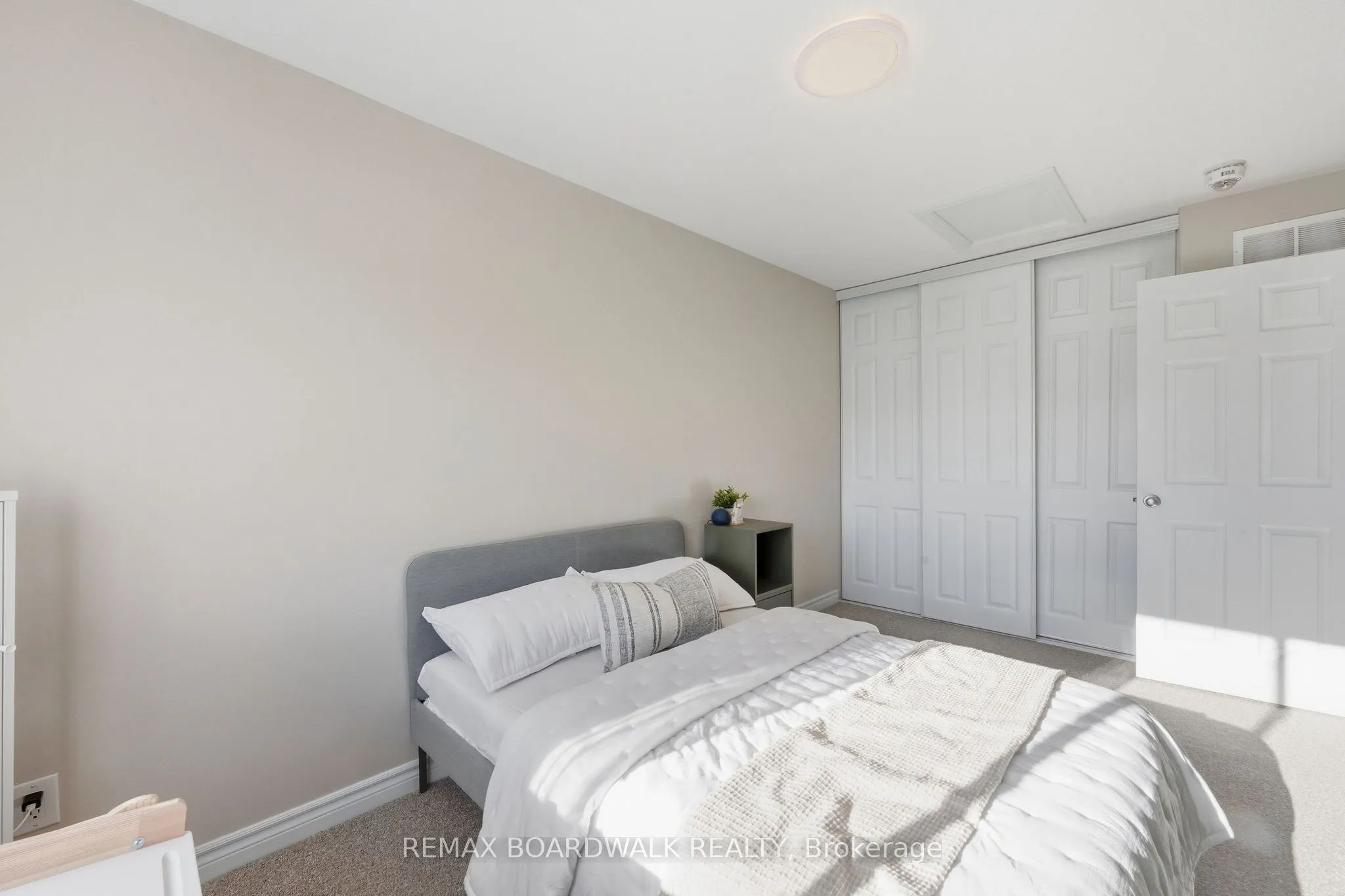 298 William Street W