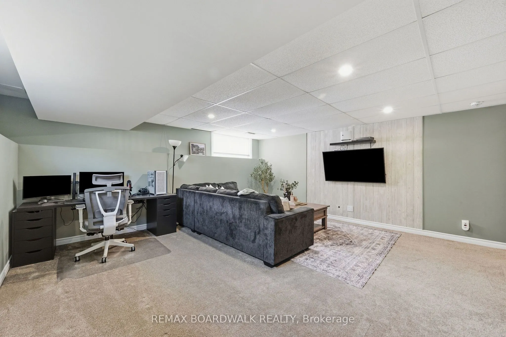 298 William Street W