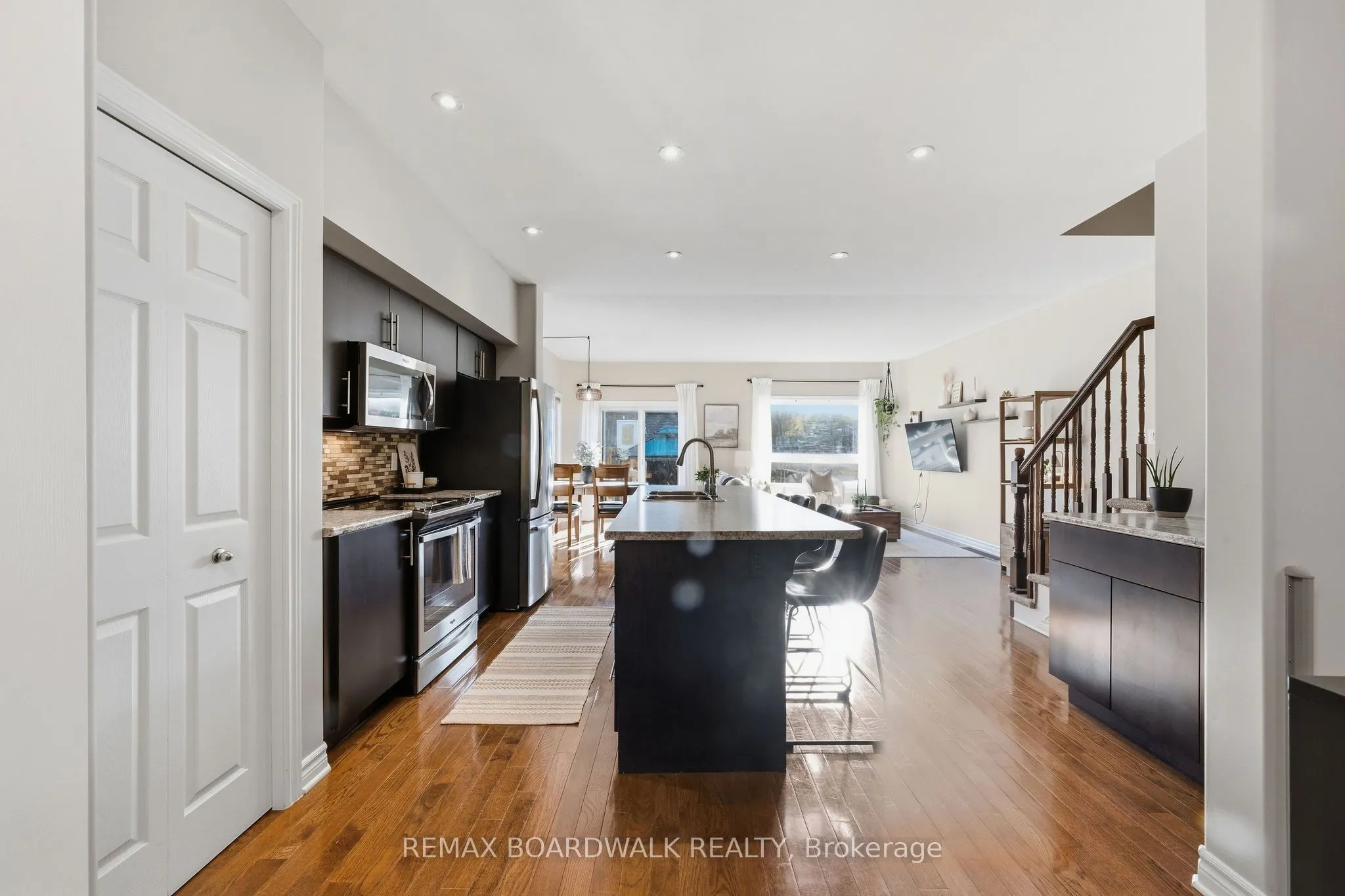 298 William Street W