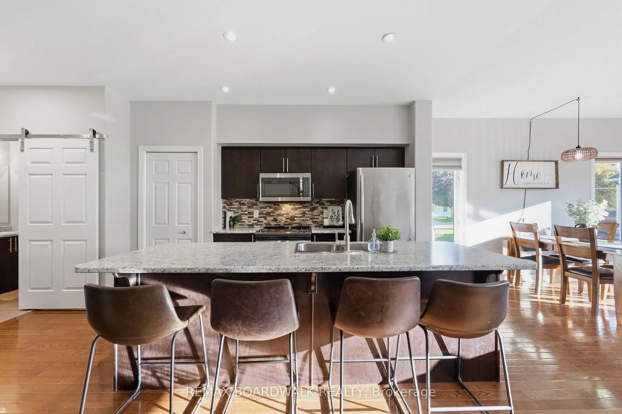 298 William Street W