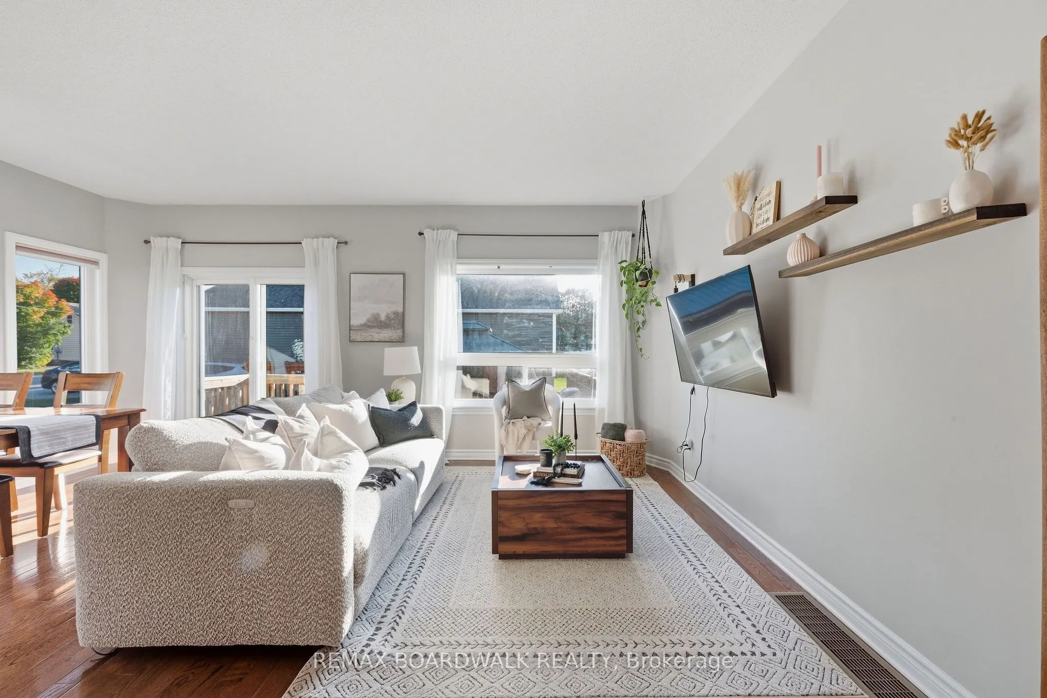 298 William Street W