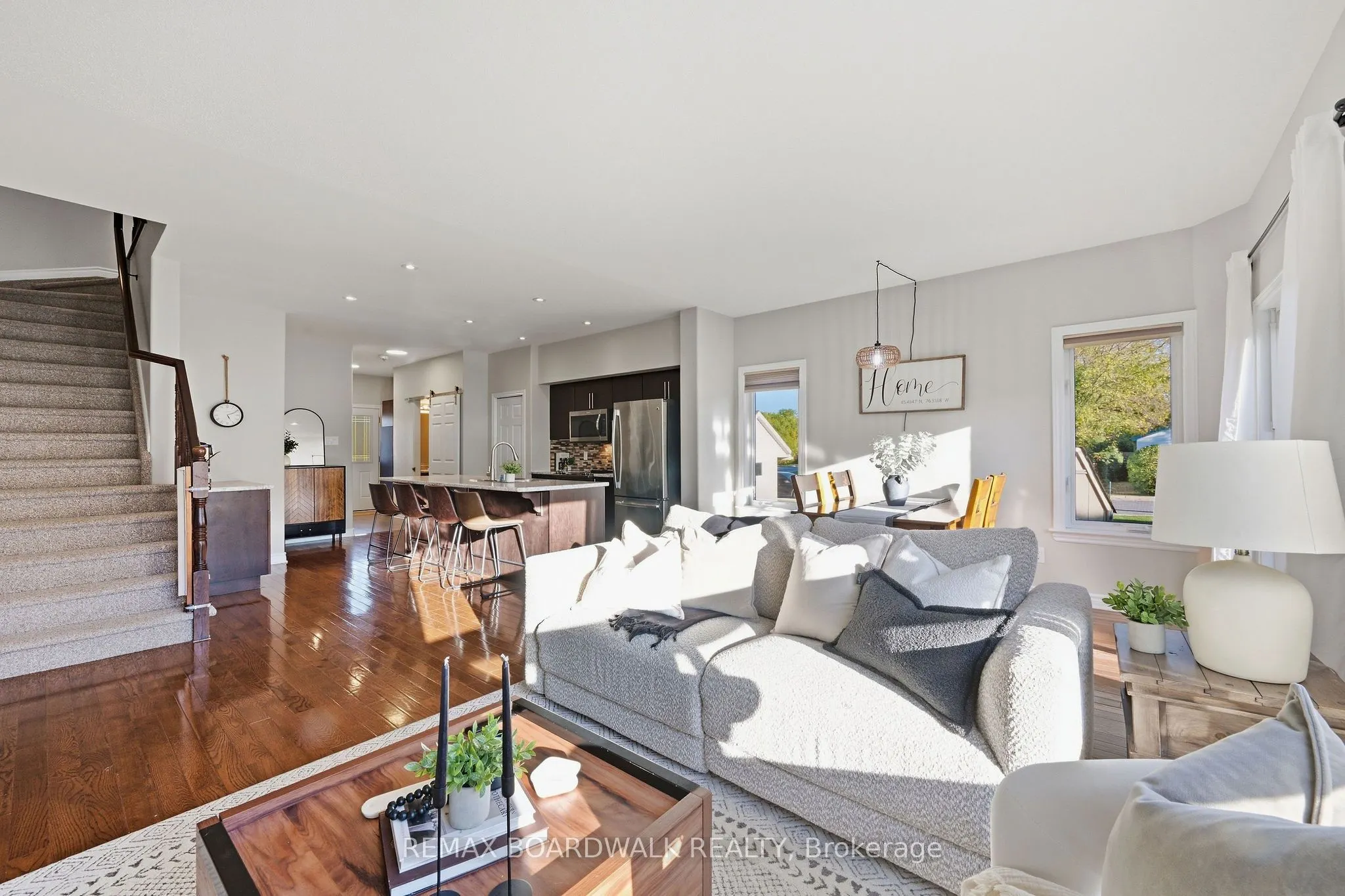 298 William Street W