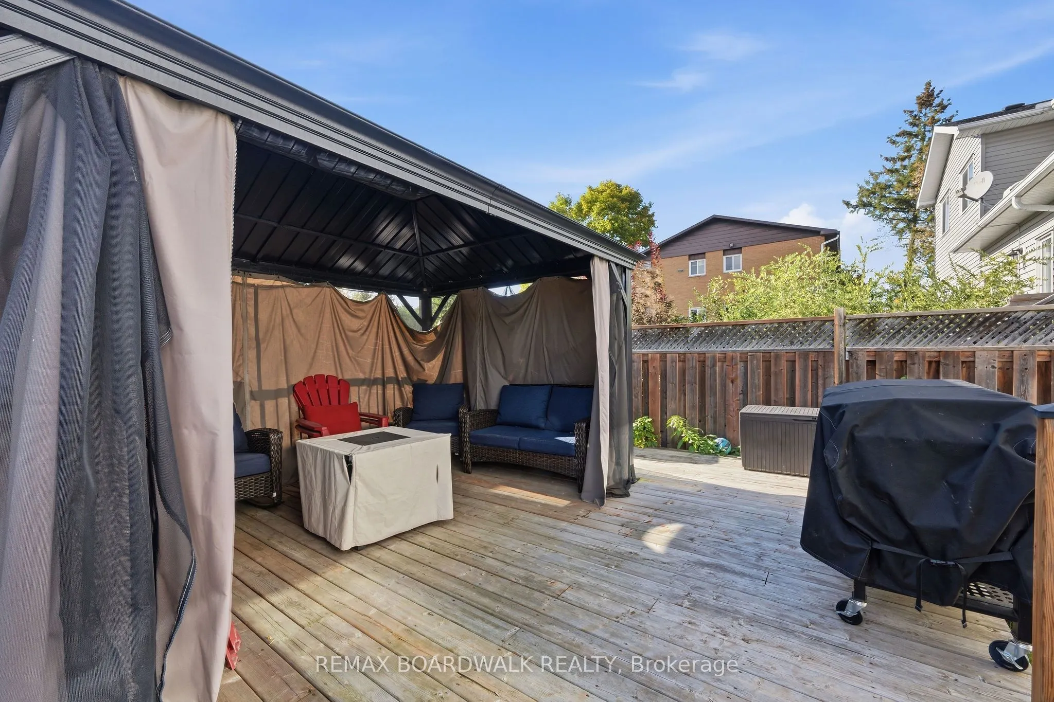 298 William Street W