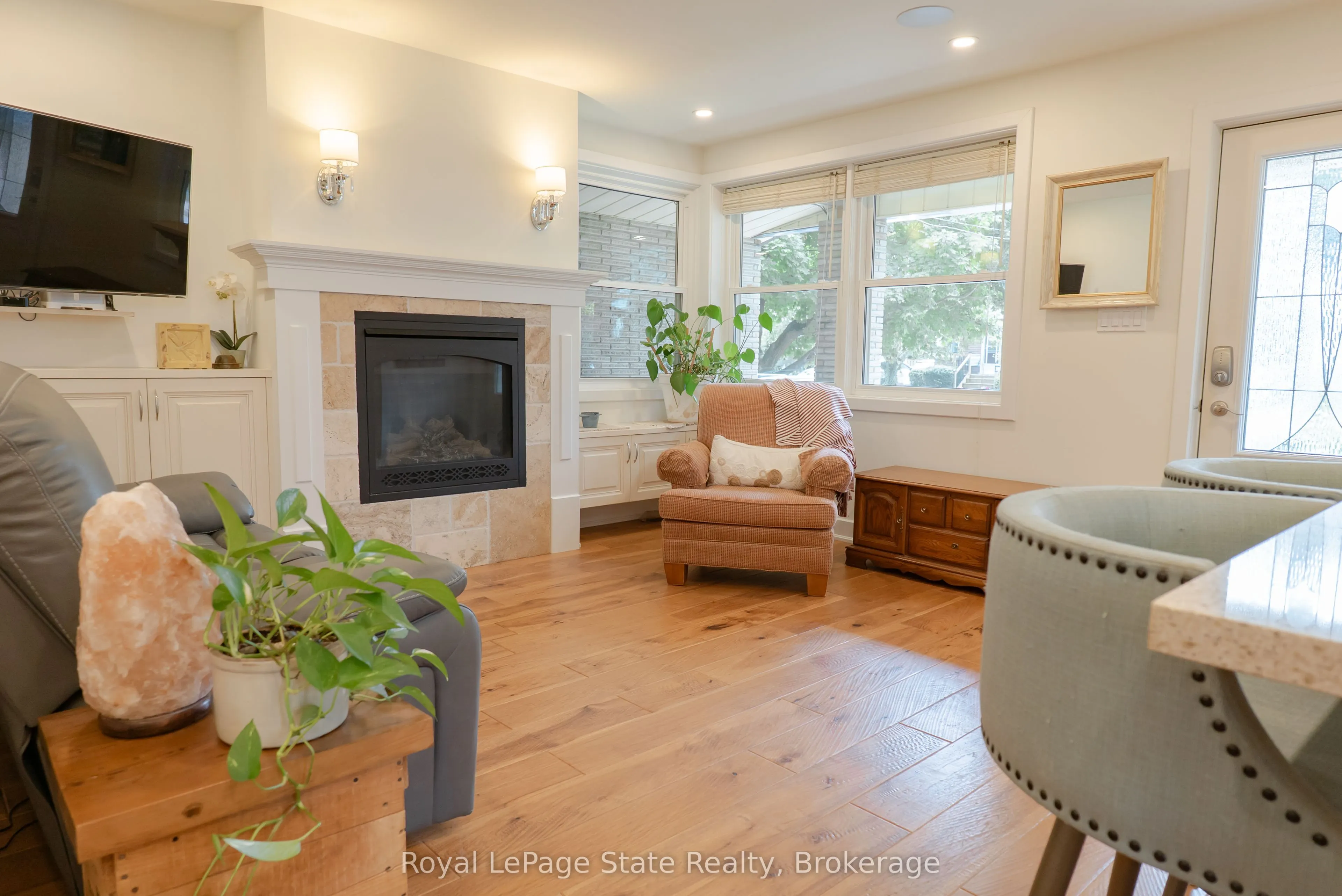 8 Cameron Avenue