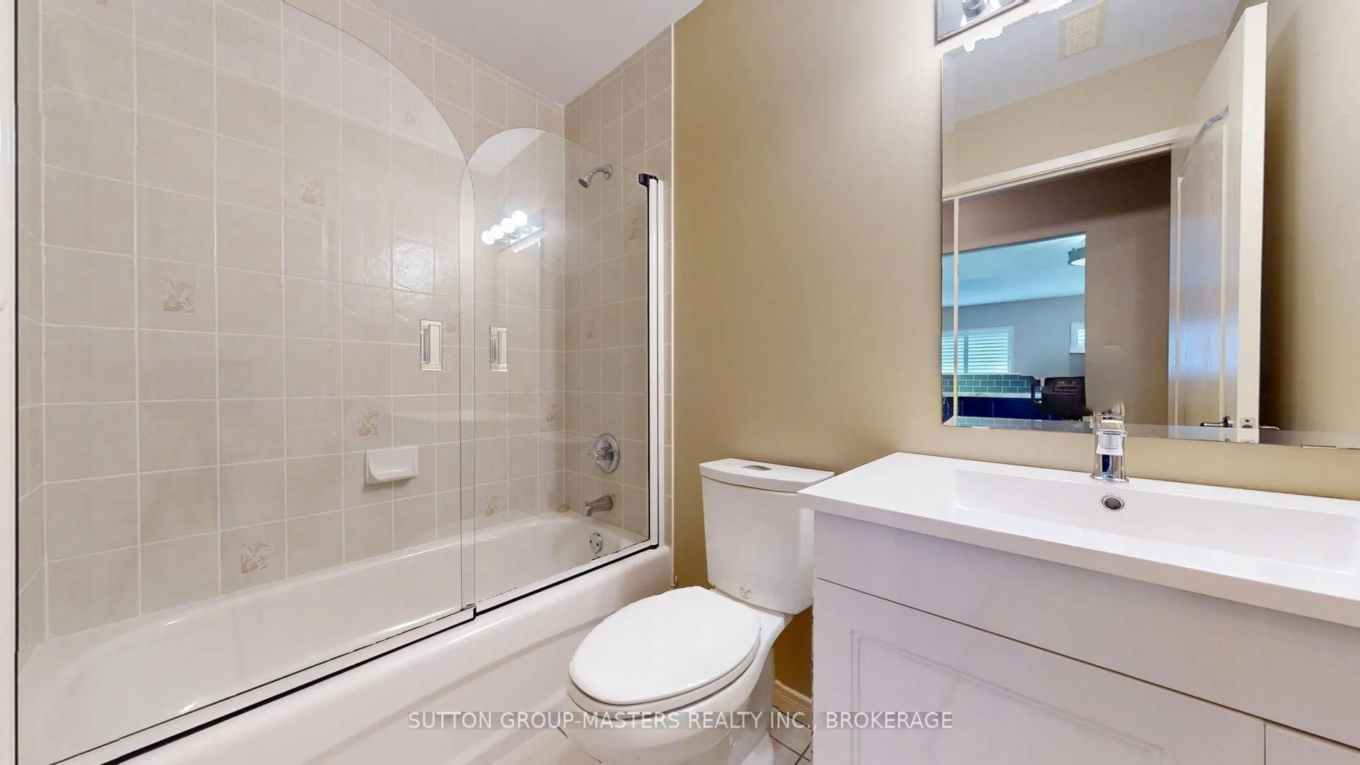 350 Wellington Street #101