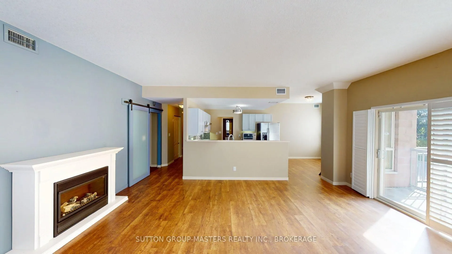 350 Wellington Street #101