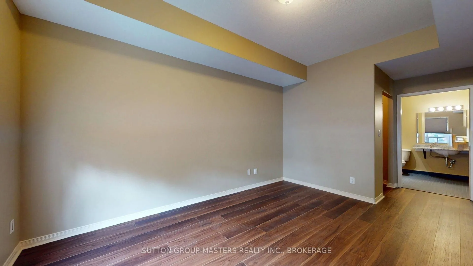 350 Wellington Street #101