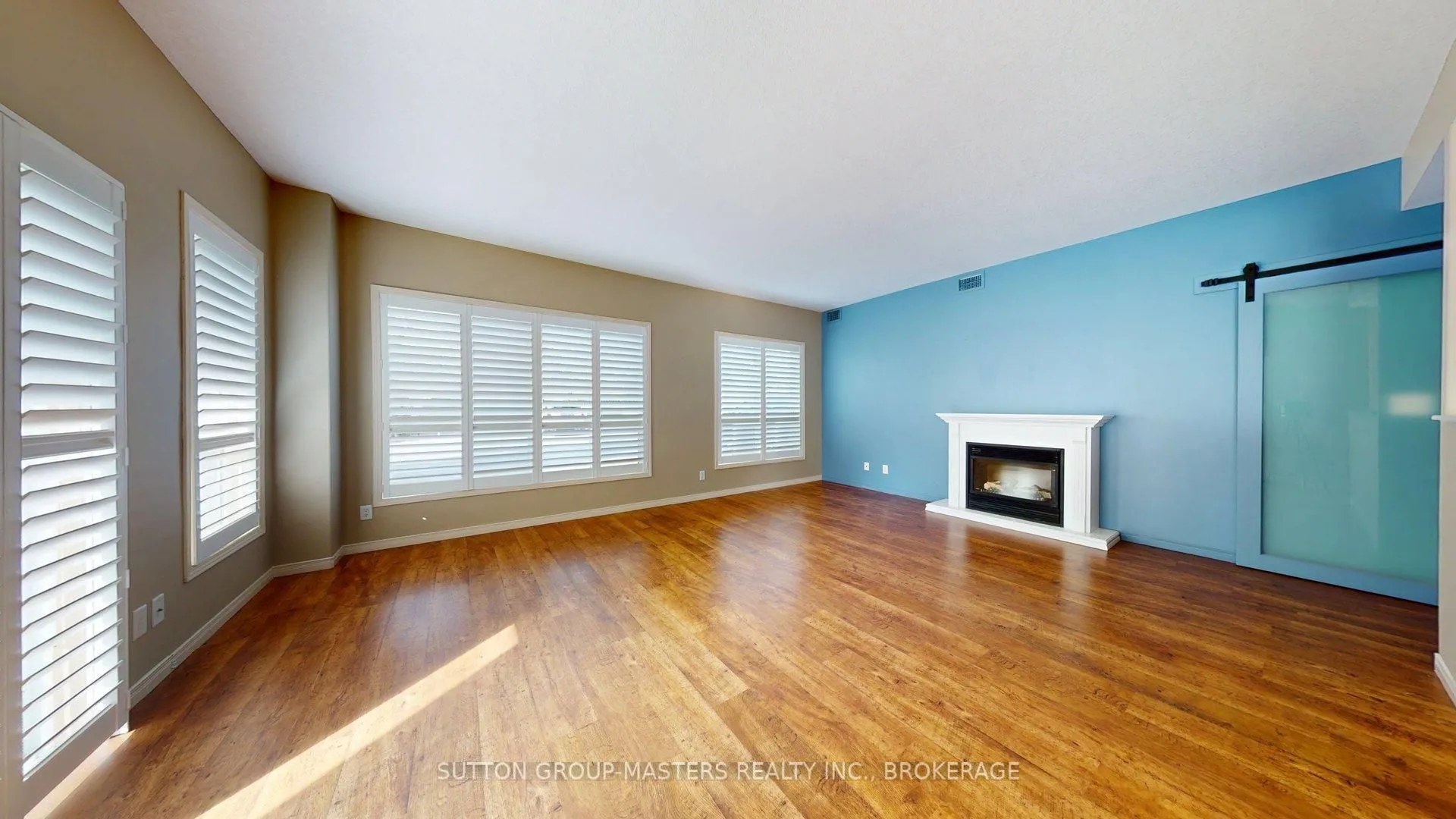 350 Wellington Street #101