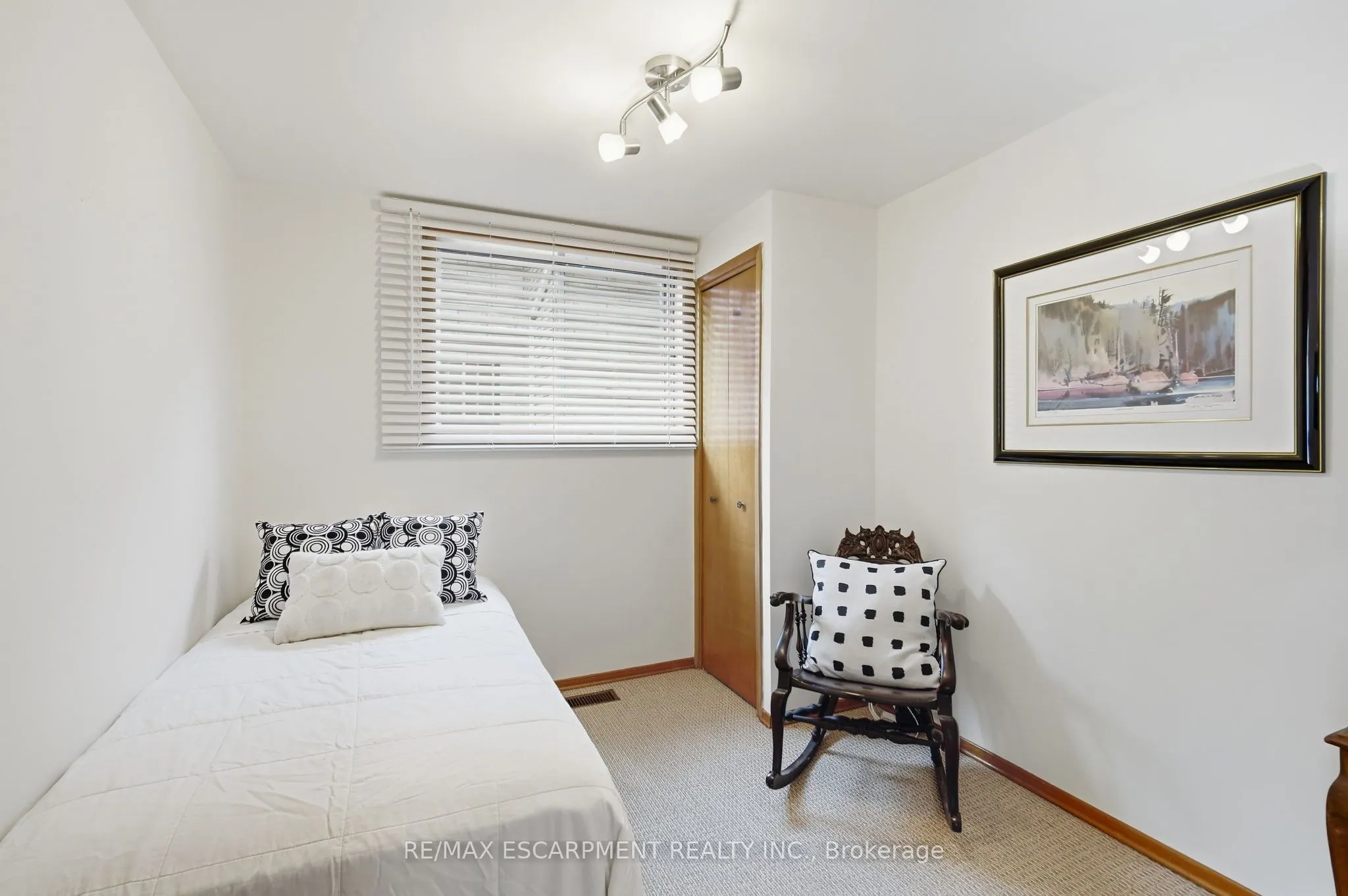 36 Algonquin Court