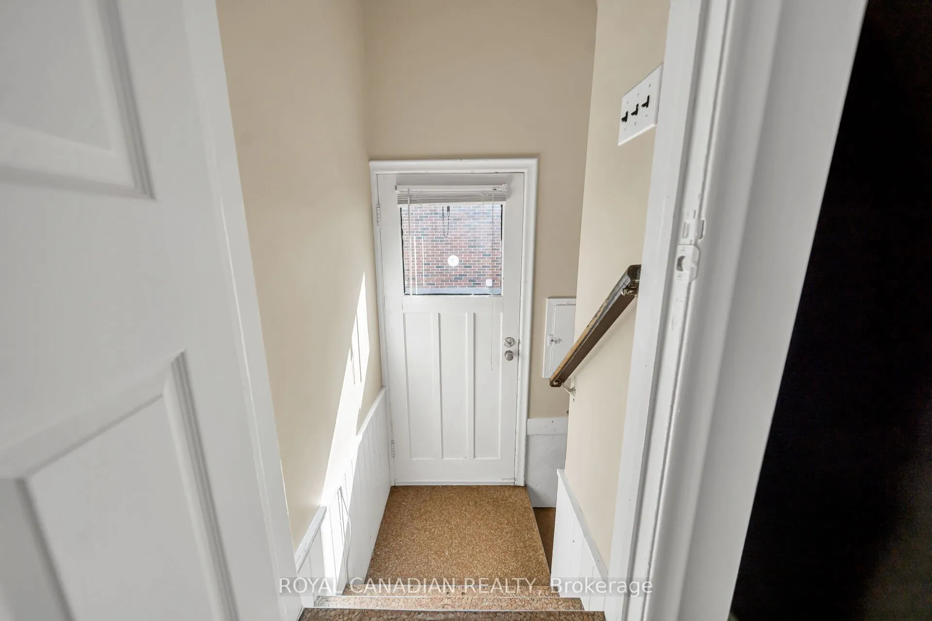 457 Dumfries Avenue