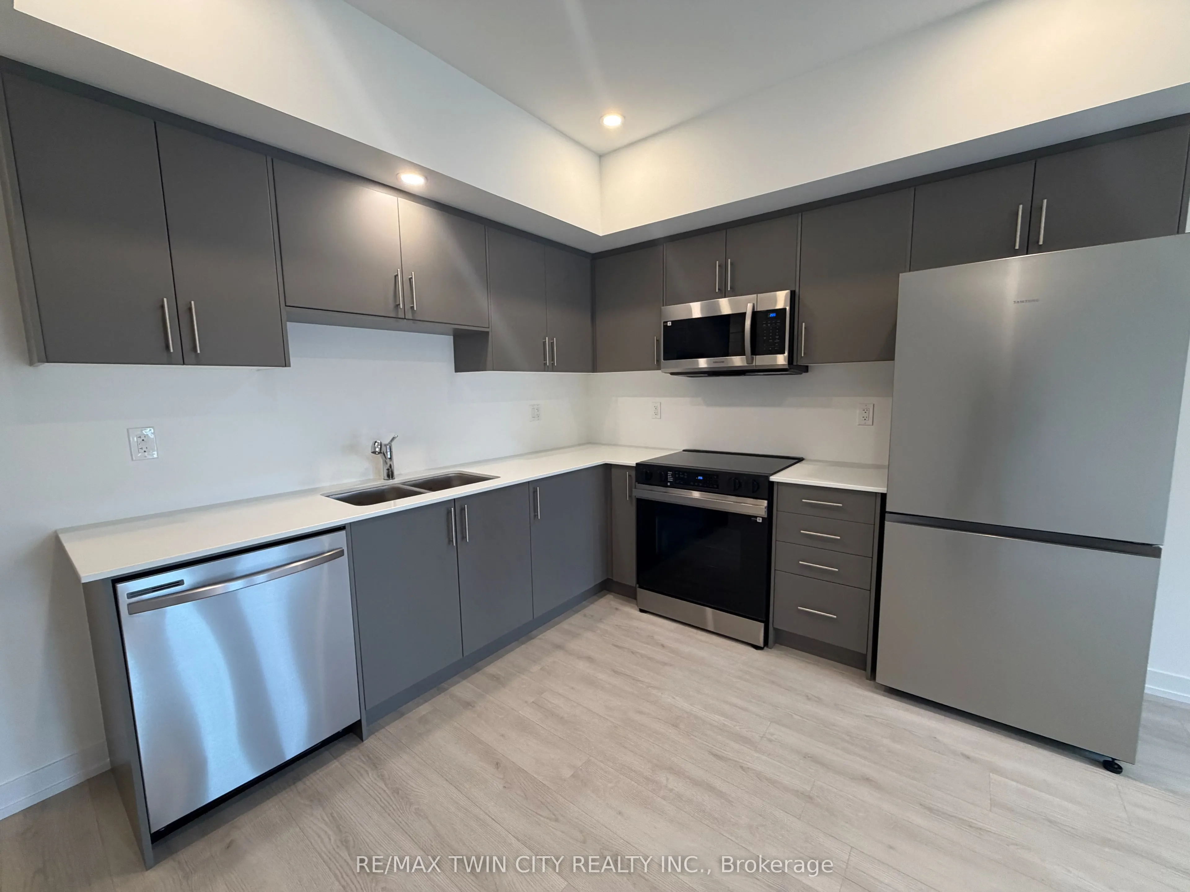 42 LOWES Road W #80