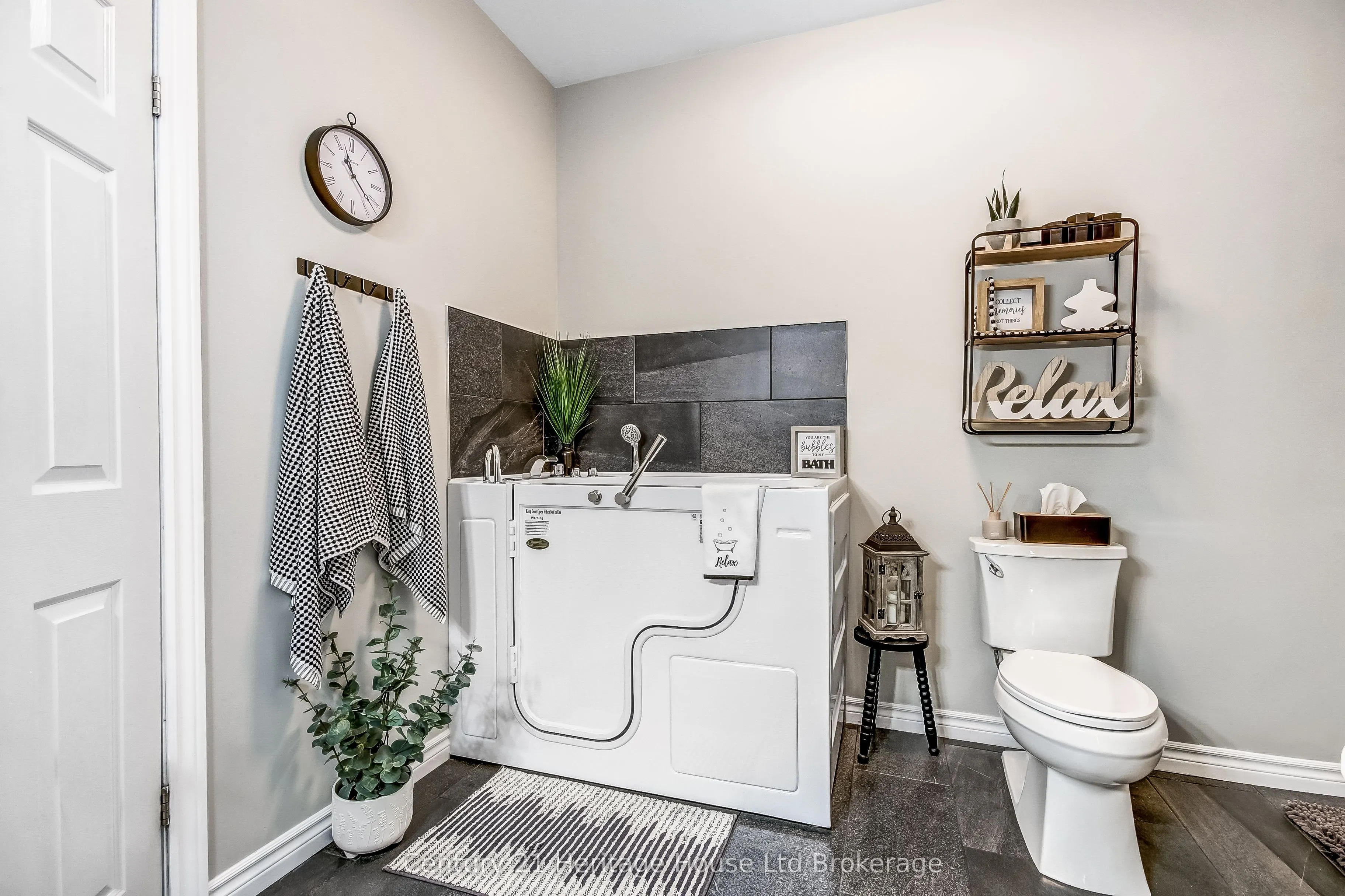 19 Anderson Street #1