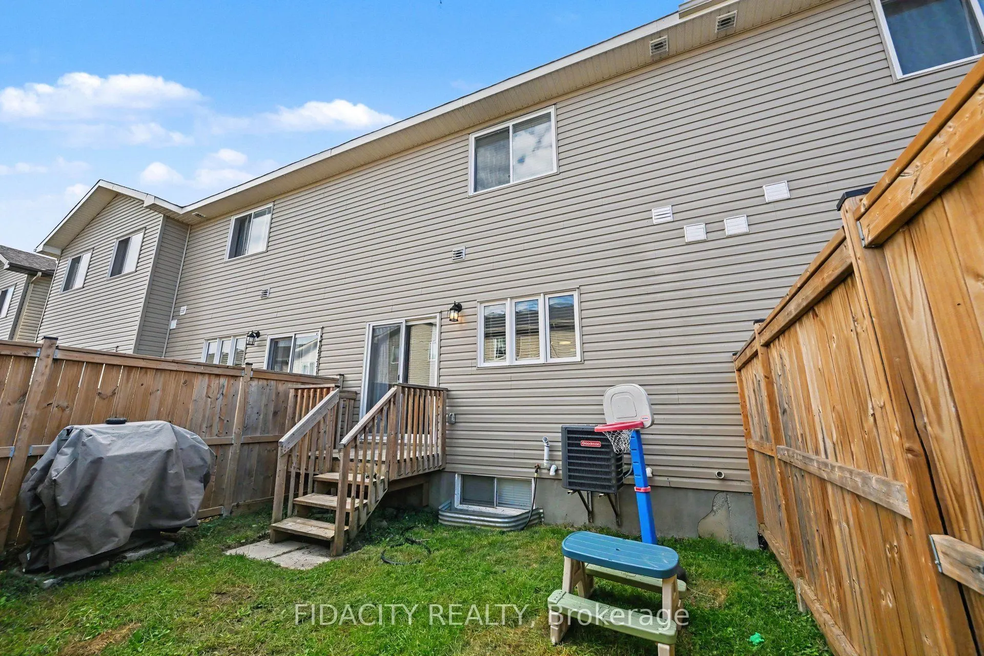 68 Vimy Ridge Crescent