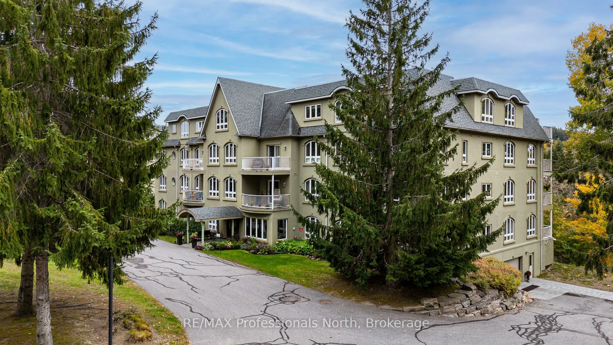 35 Dairy Lane W #204