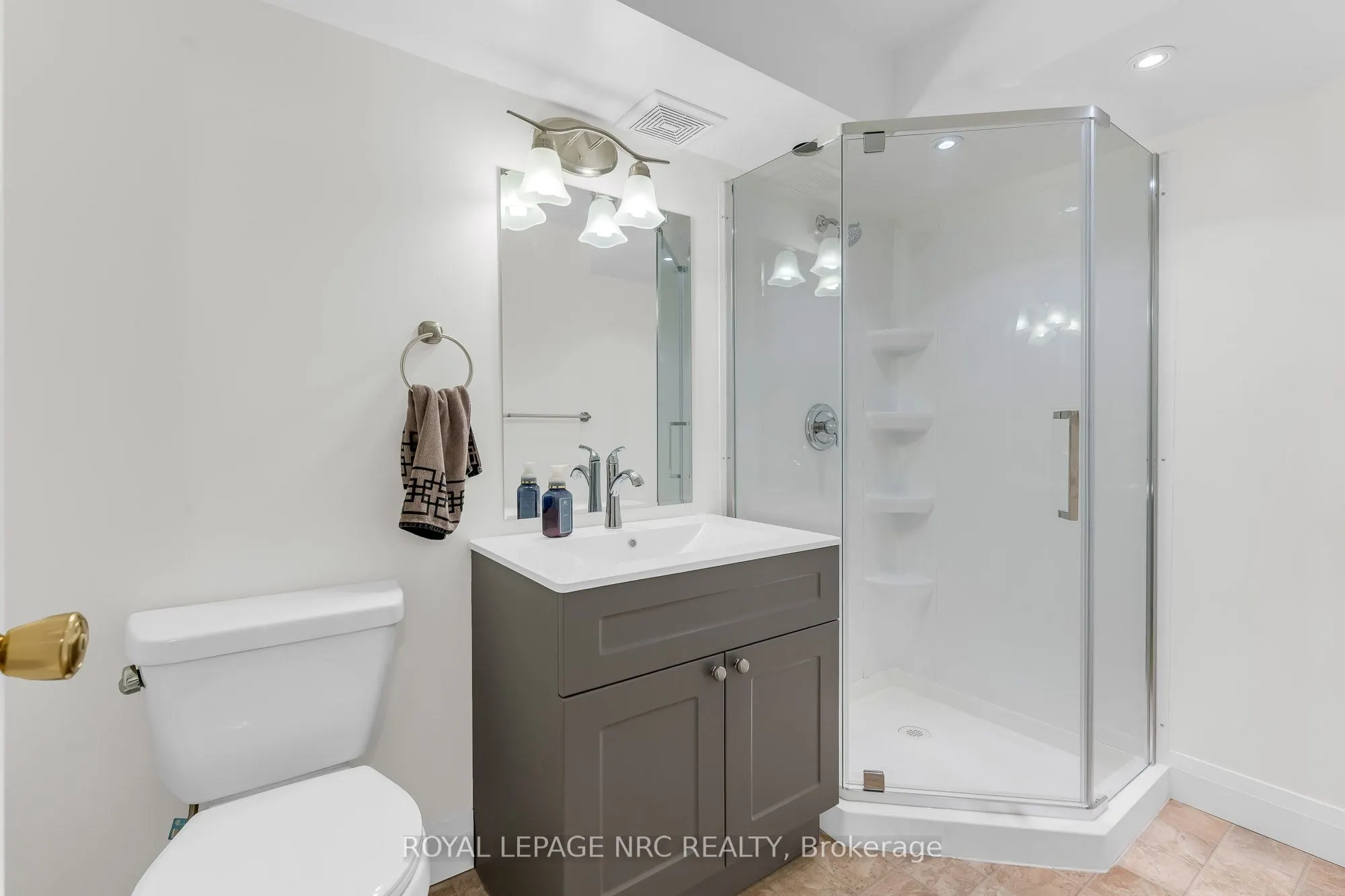 31 Thorold Road E