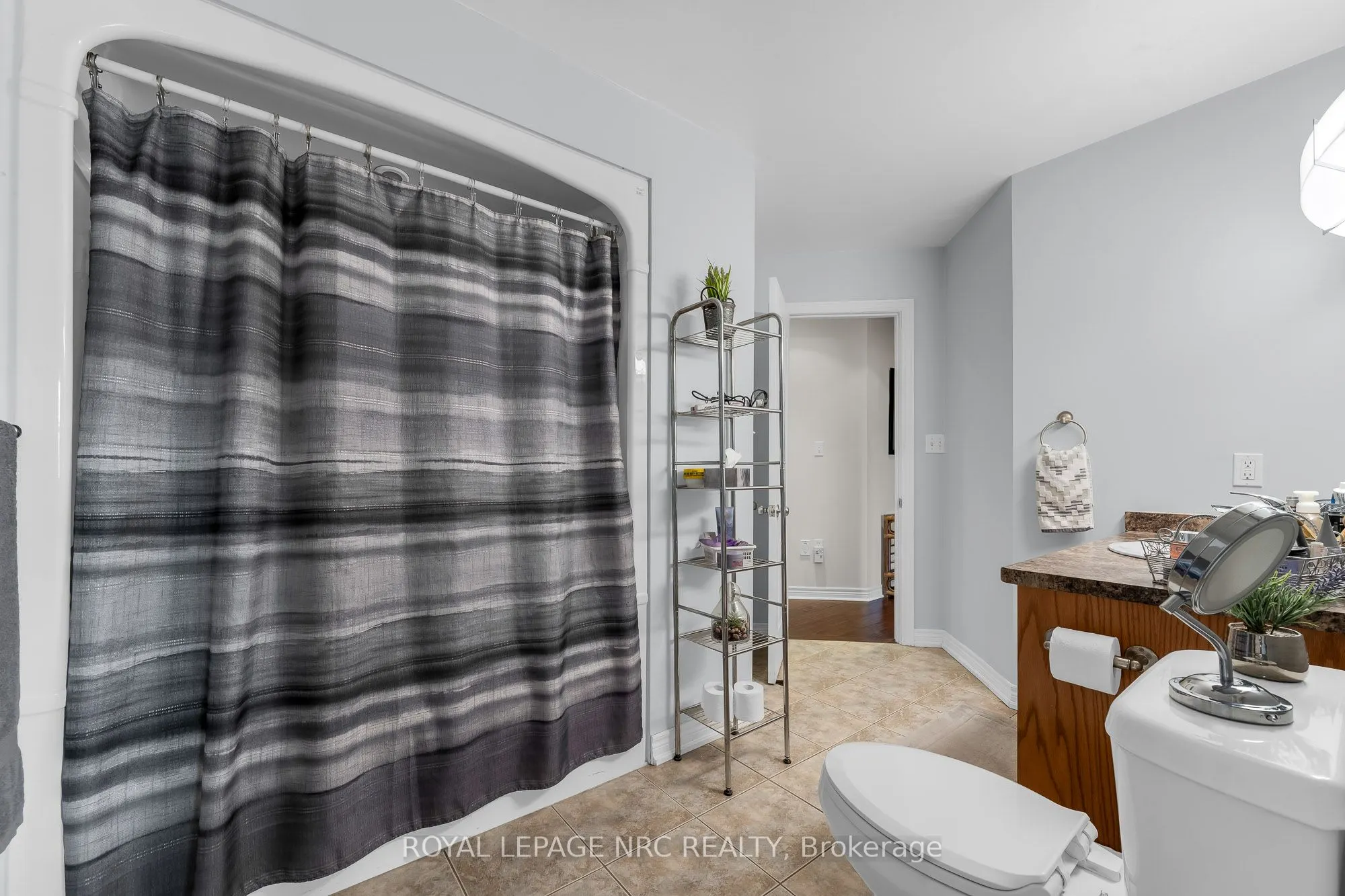 31 Thorold Road E
