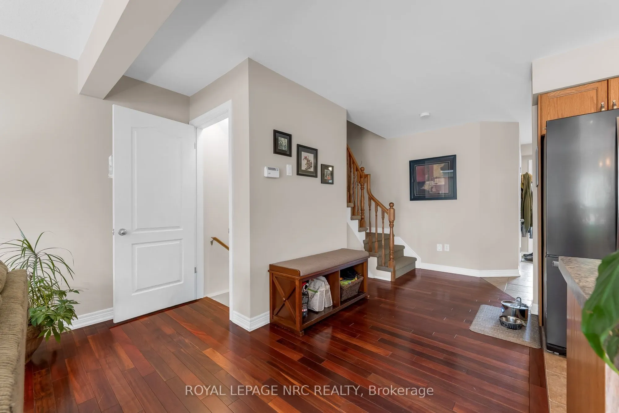 31 Thorold Road E