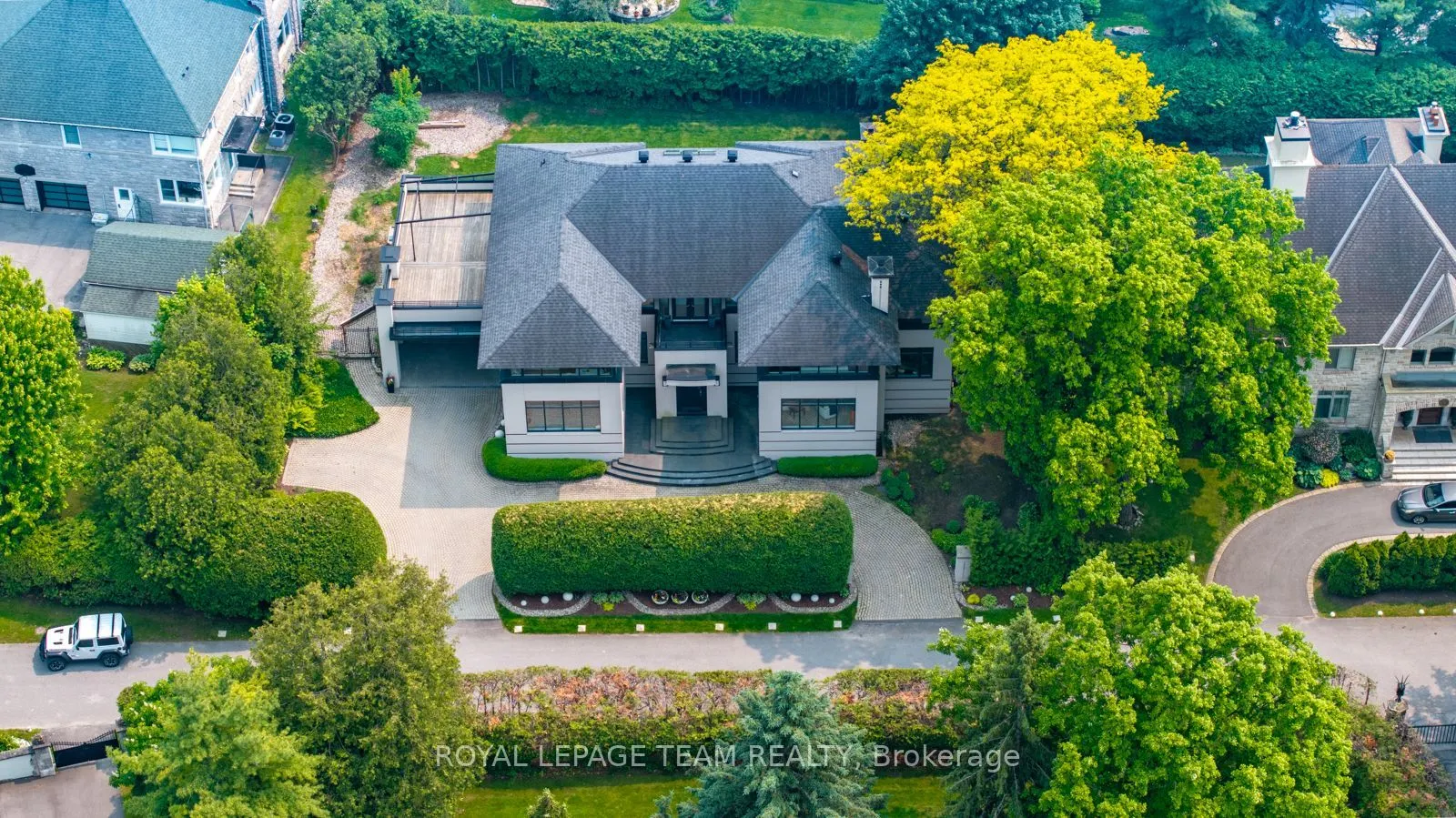 725 Manor Avenue