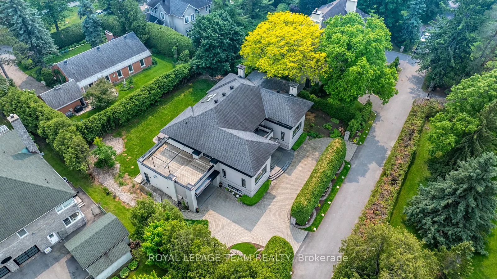 725 Manor Avenue