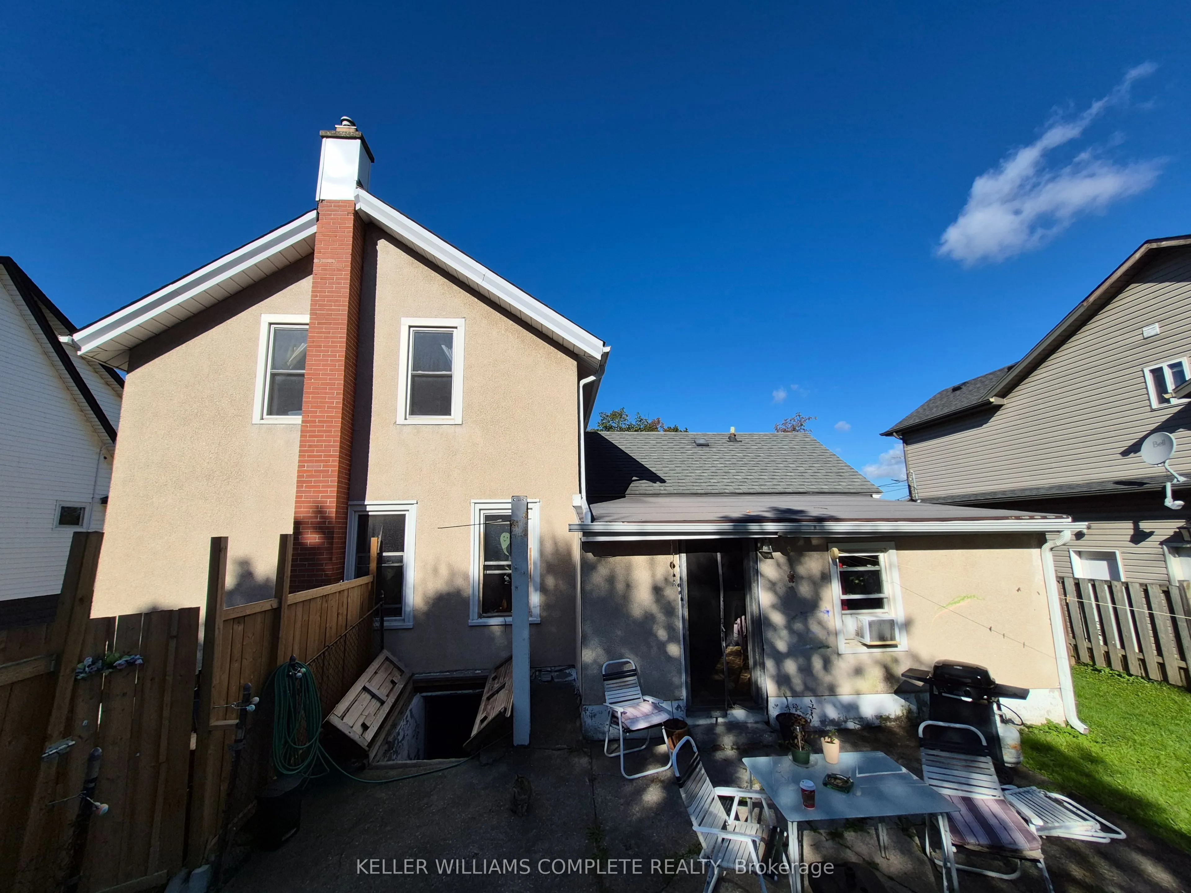 20 Carleton Street N