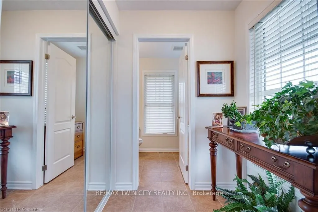 18 Blue Oak Street