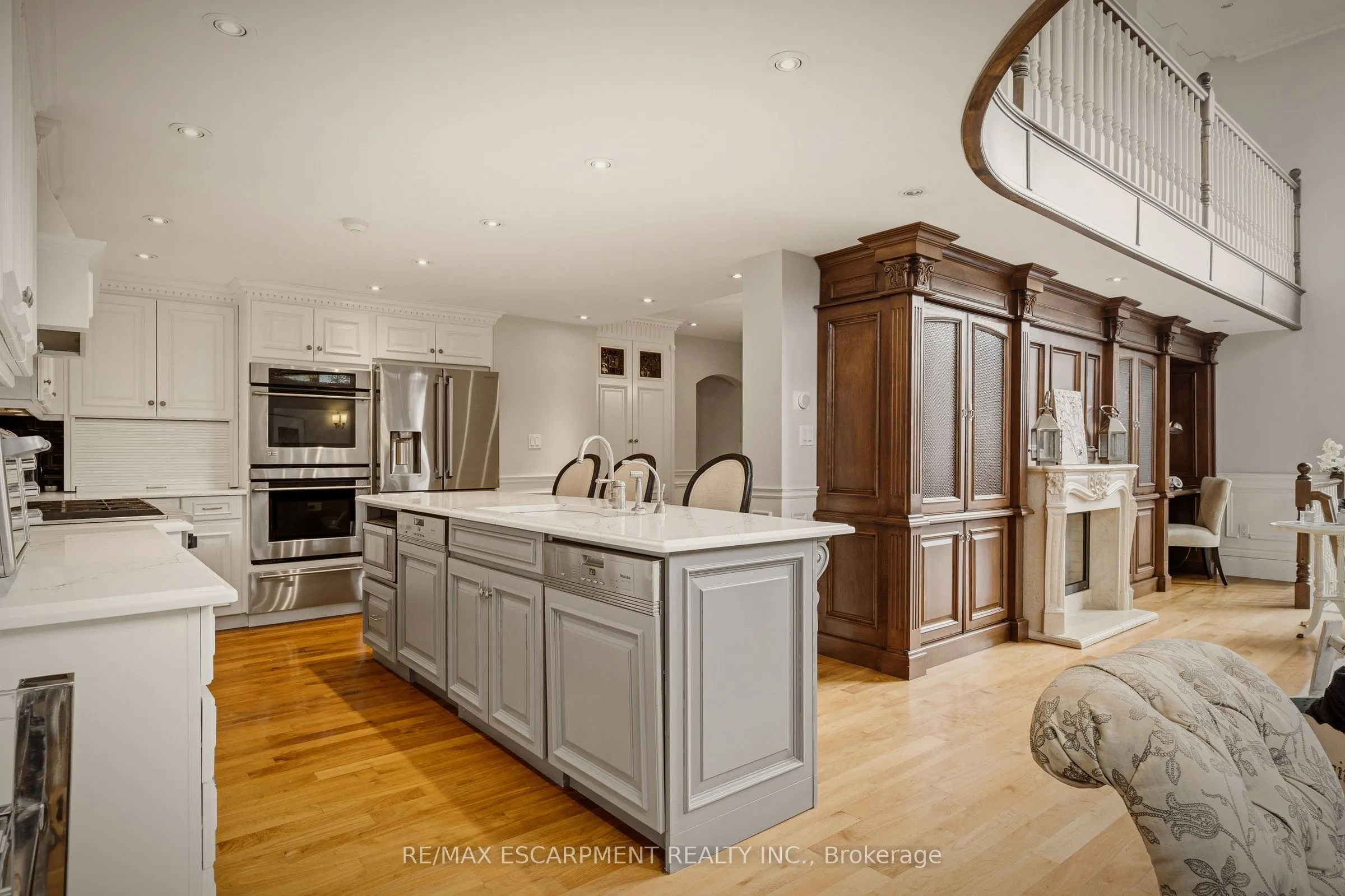 74 OAK KNOLL Drive