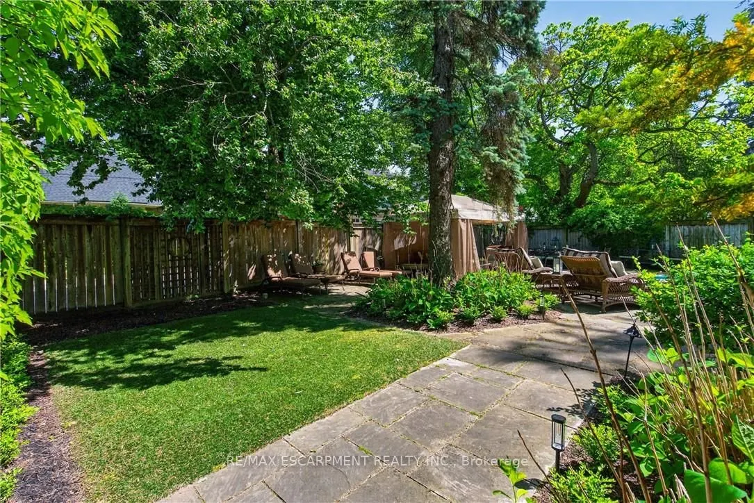 74 OAK KNOLL Drive