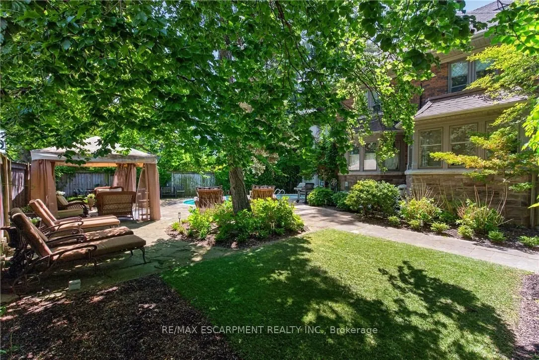 74 OAK KNOLL Drive