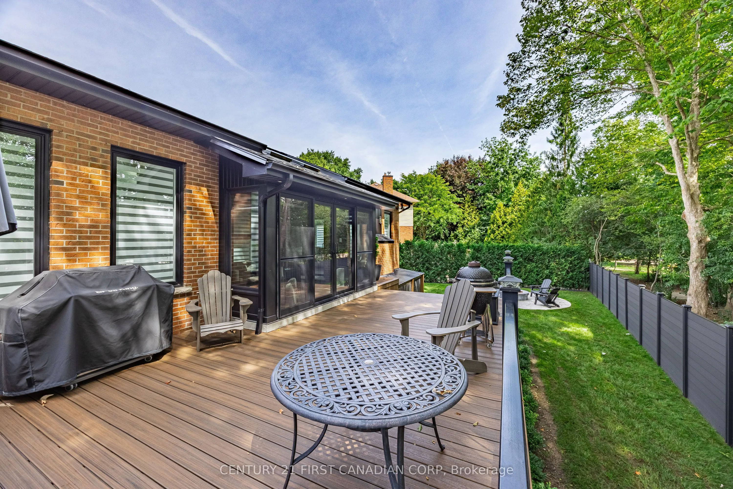 28 Lindbrook Court