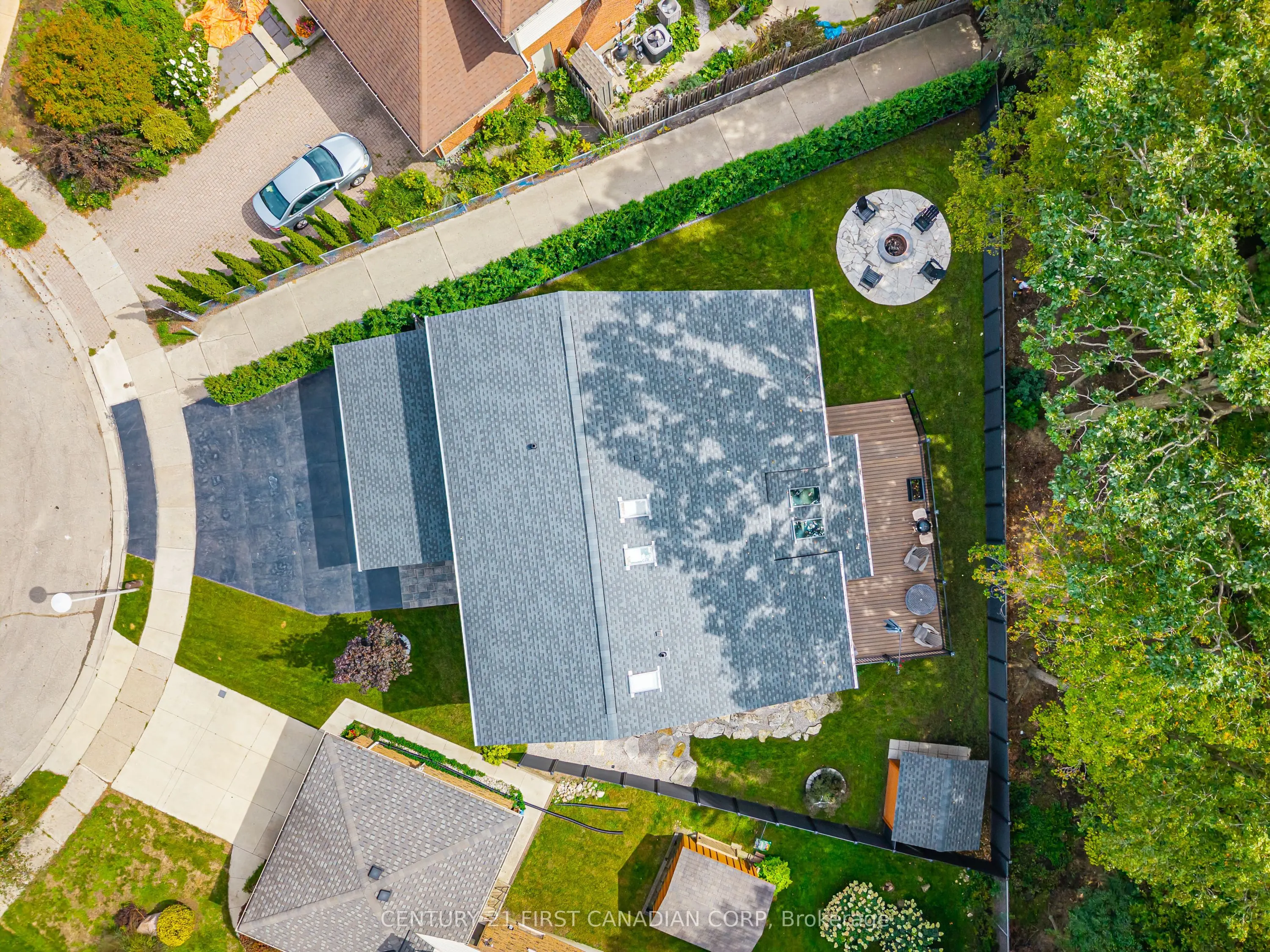 28 Lindbrook Court