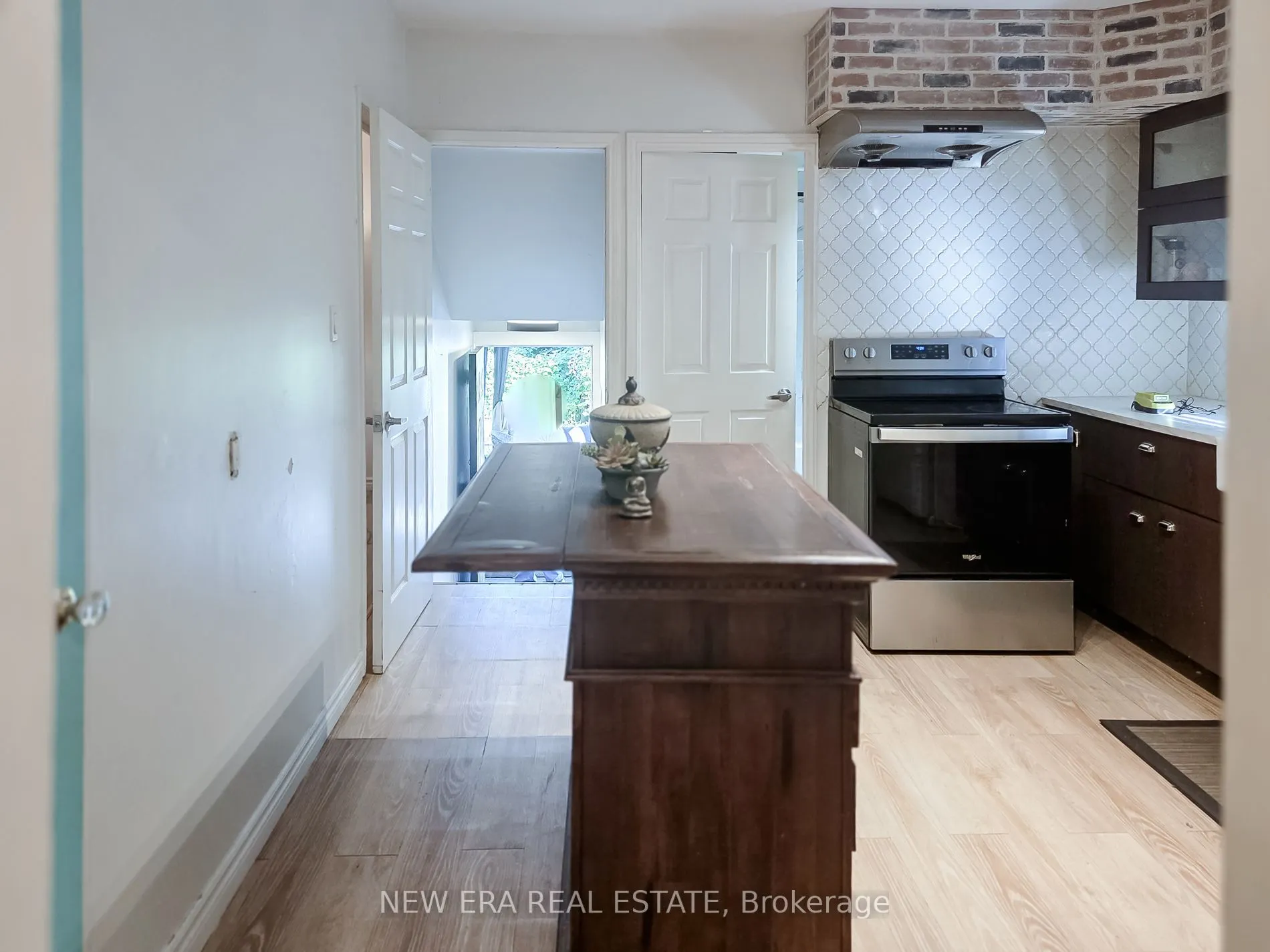 212 Niagara Street