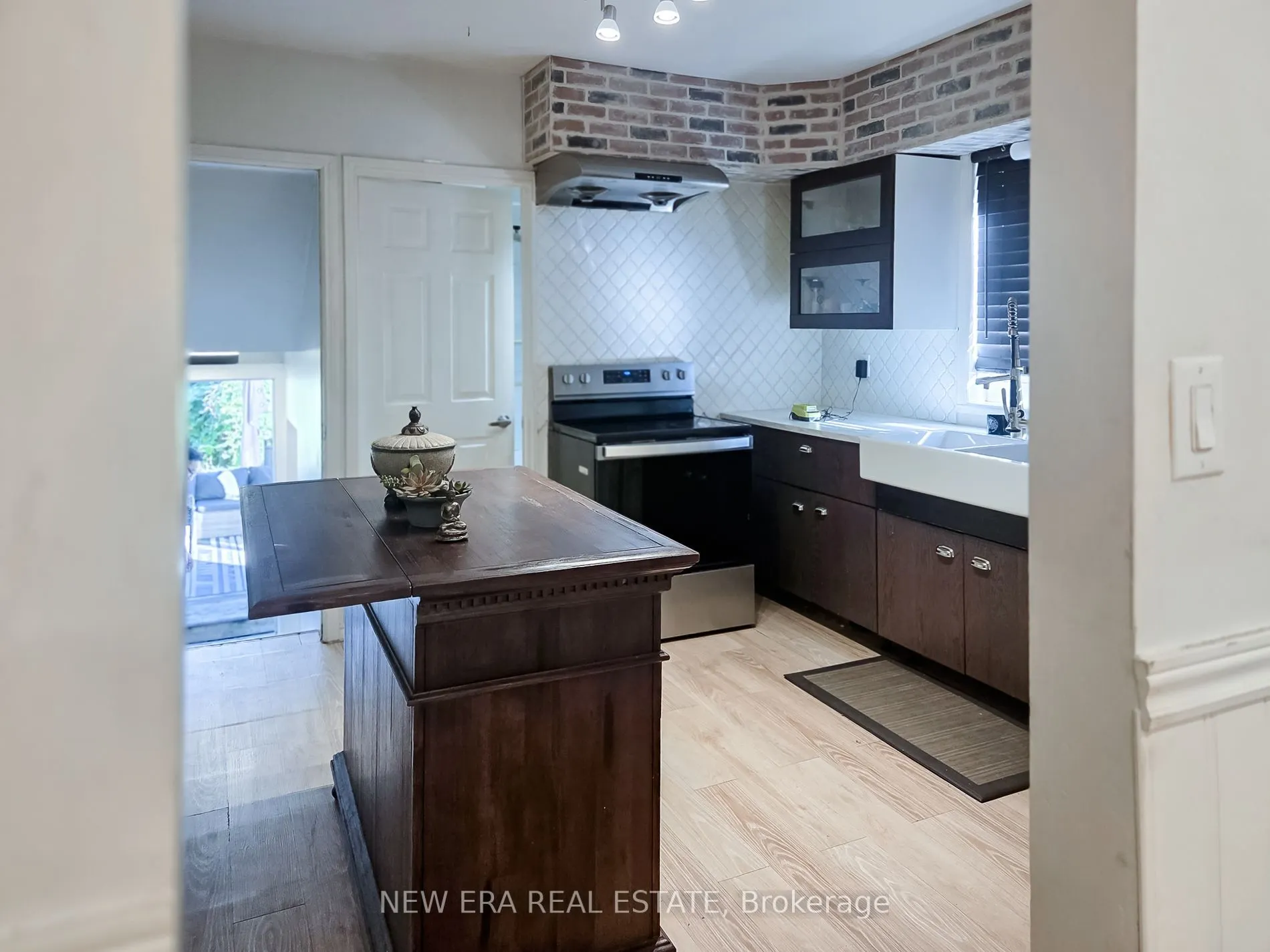 212 Niagara Street