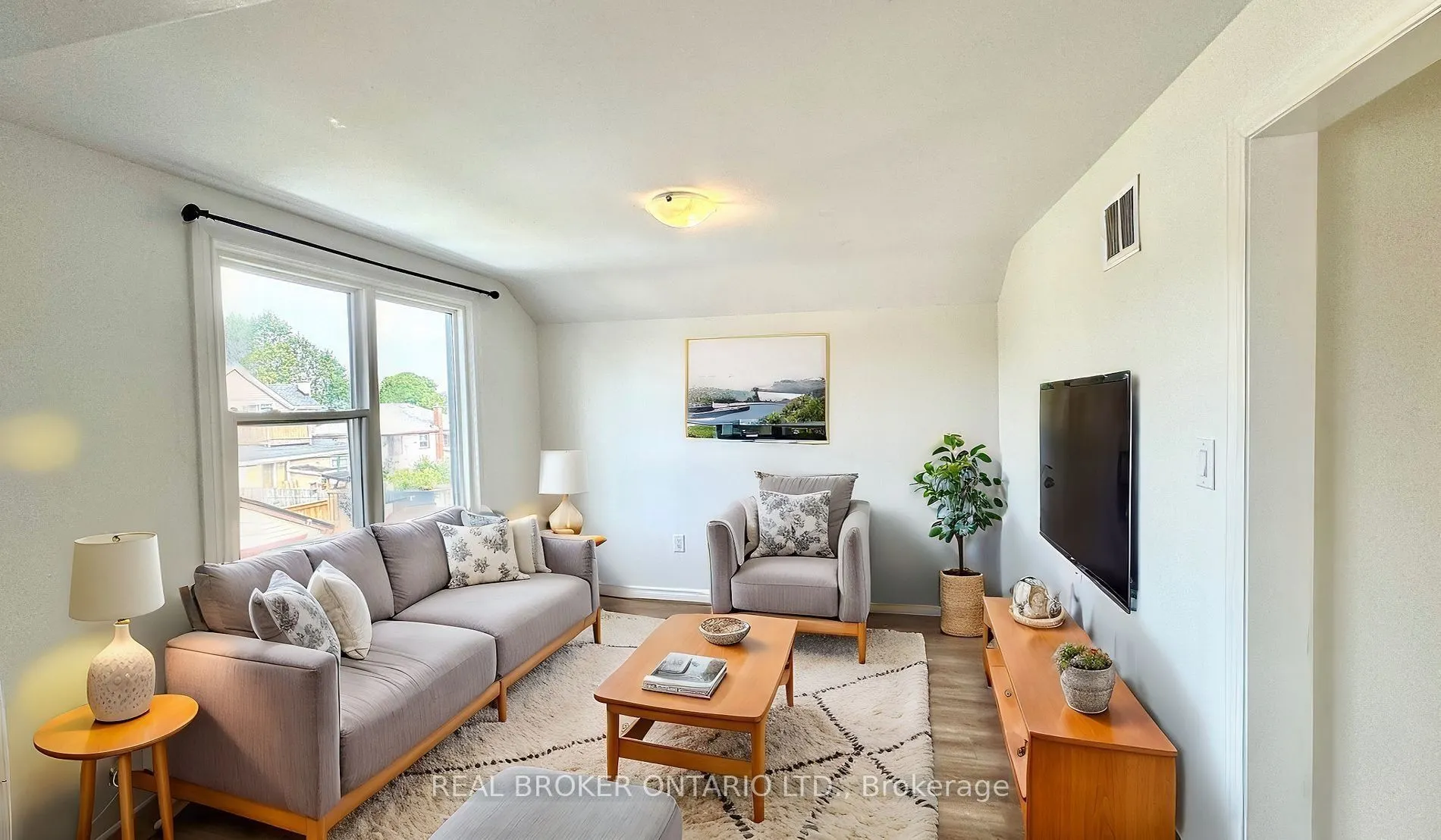 301 Wallace Ave Avenue S #Upper