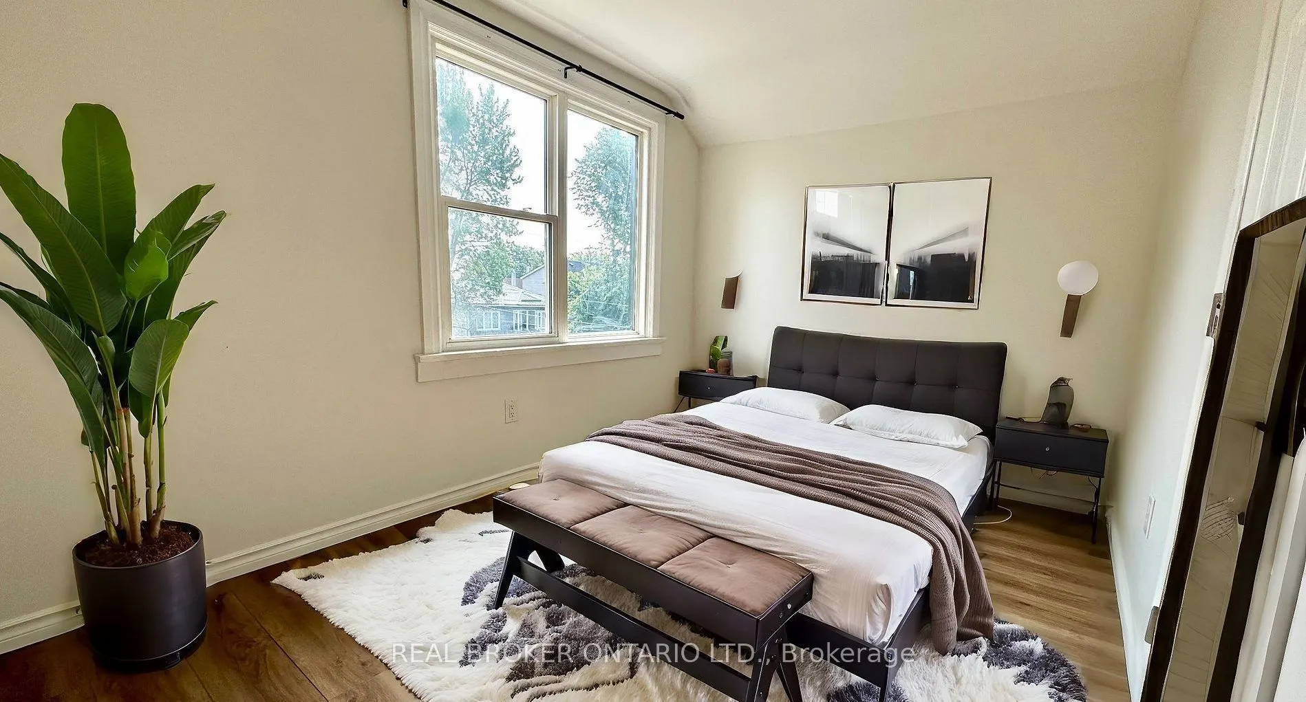 301 Wallace Ave Avenue S #Upper