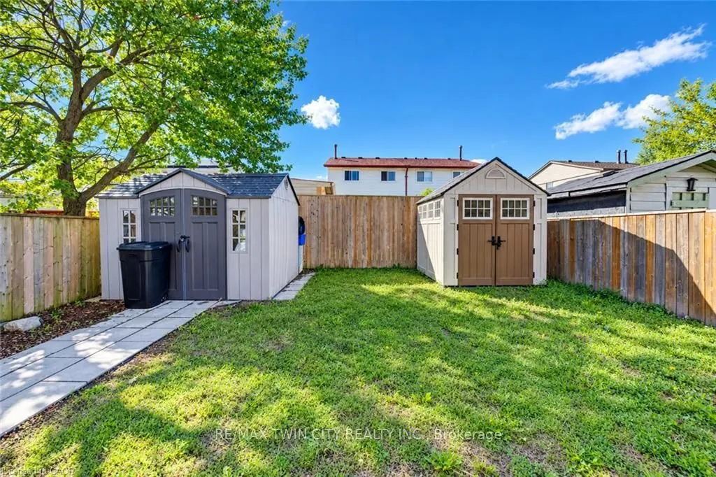 136 SEKURA Crescent