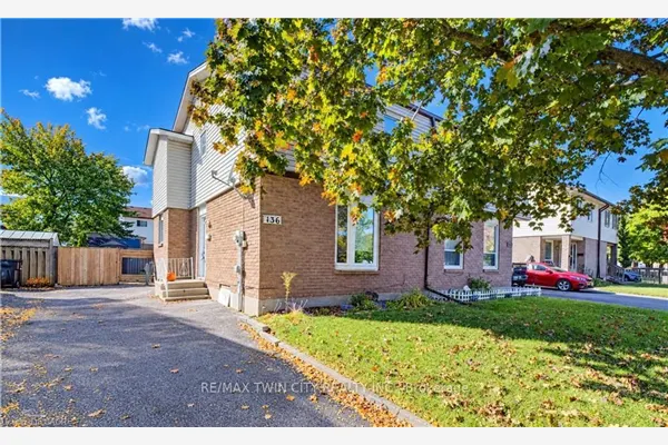 136 SEKURA Crescent